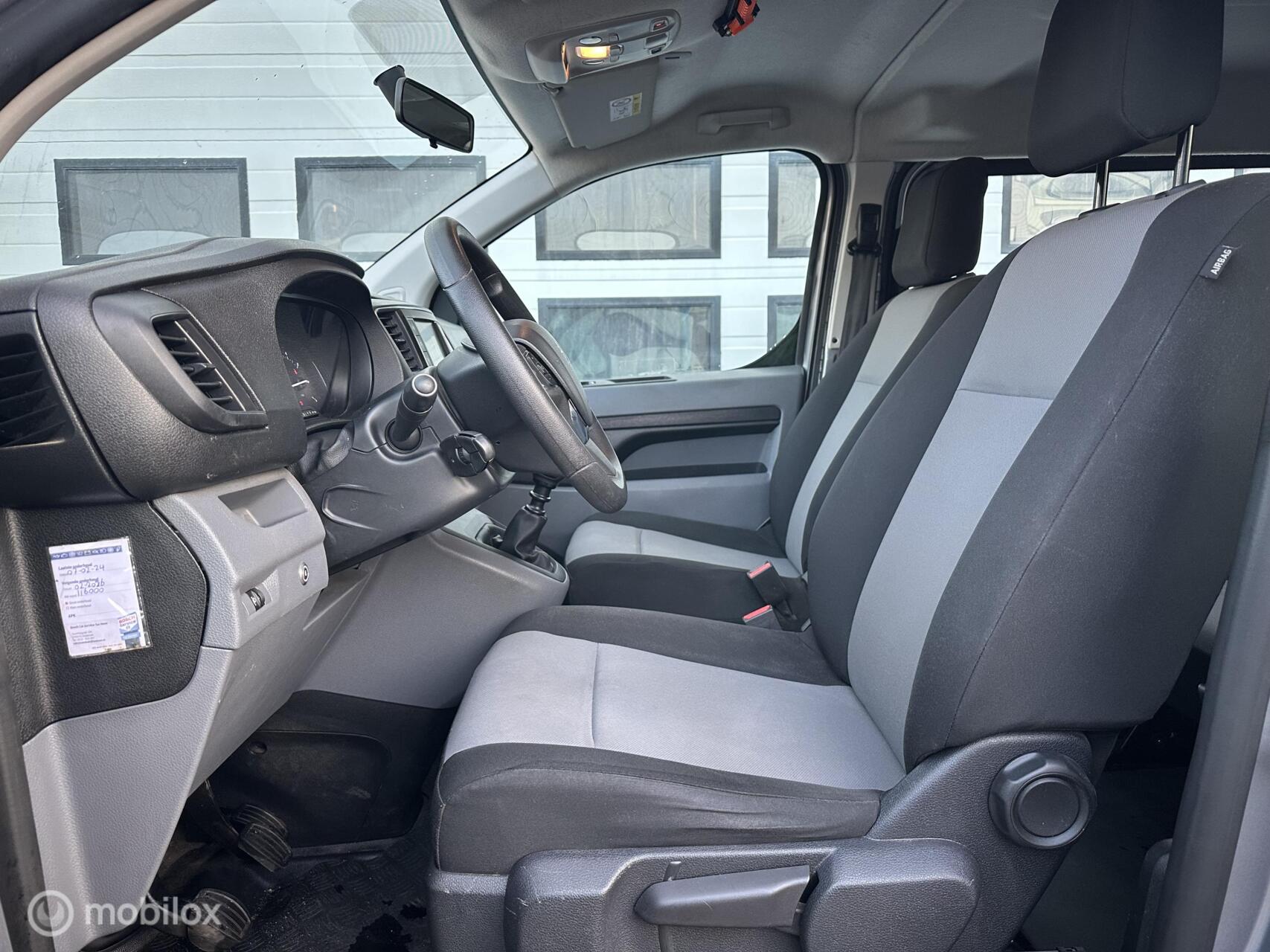 Foto van Peugeot Traveller