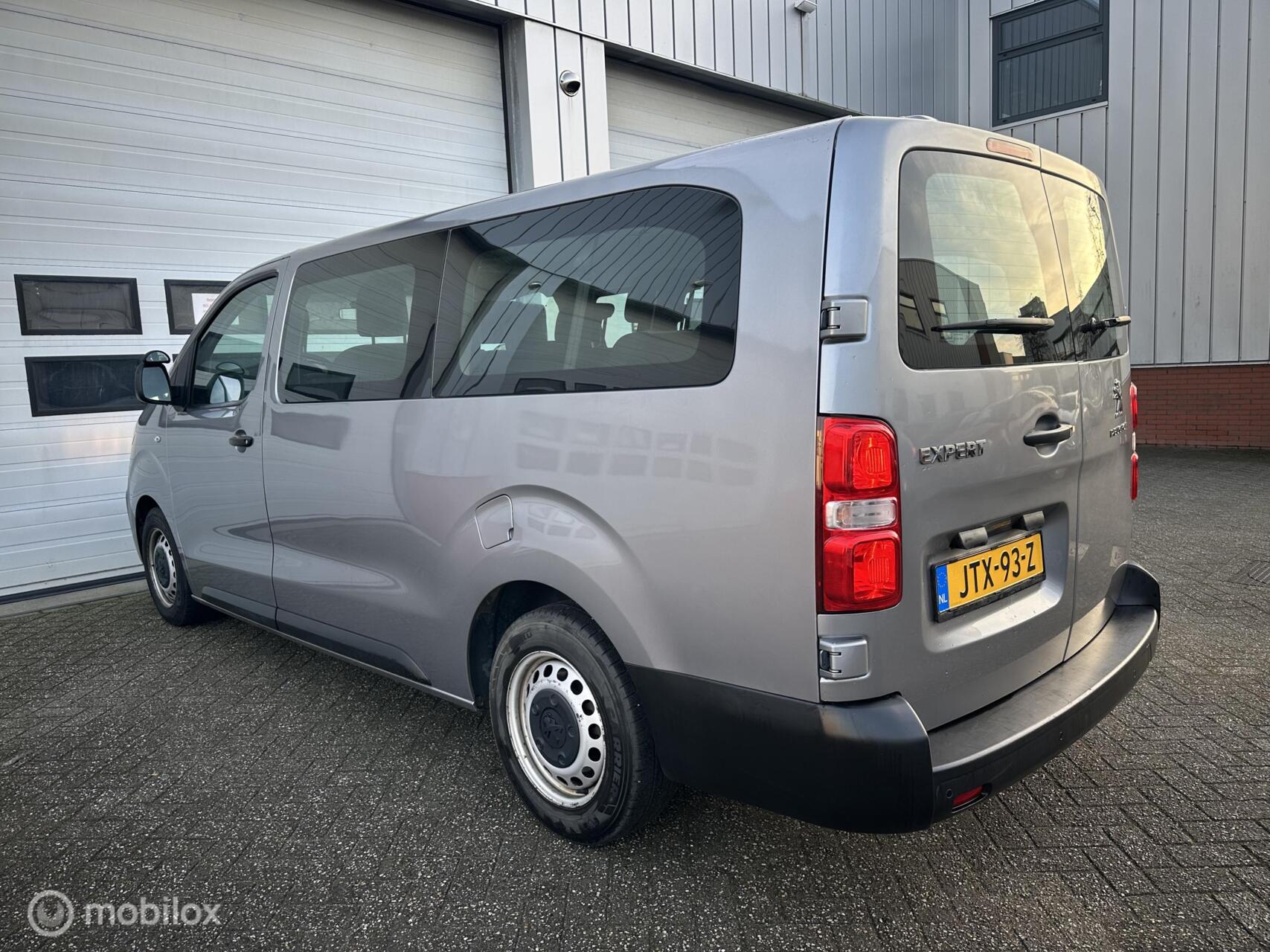 Foto van Peugeot Traveller