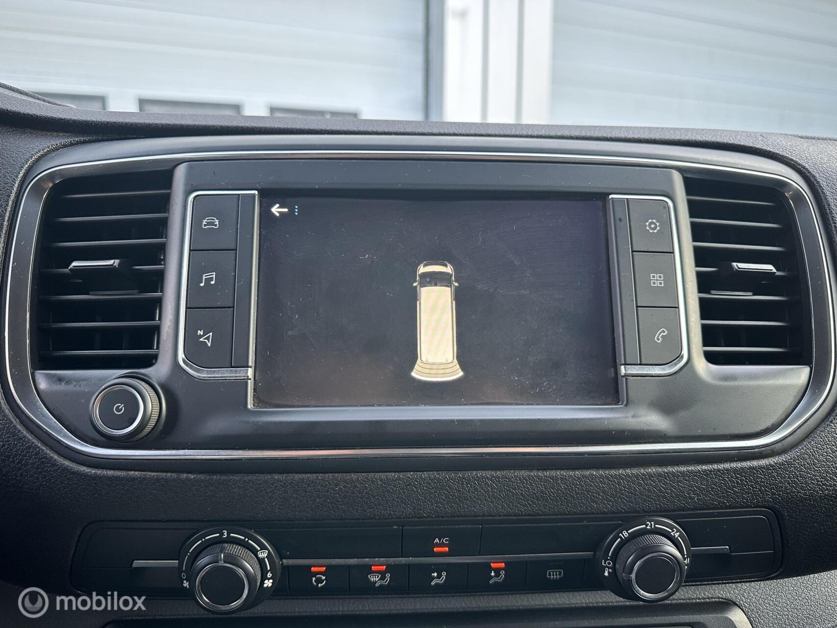 Foto van Peugeot Traveller