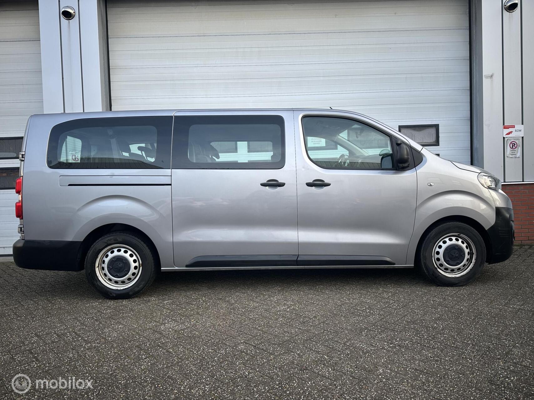 Foto van Peugeot Traveller