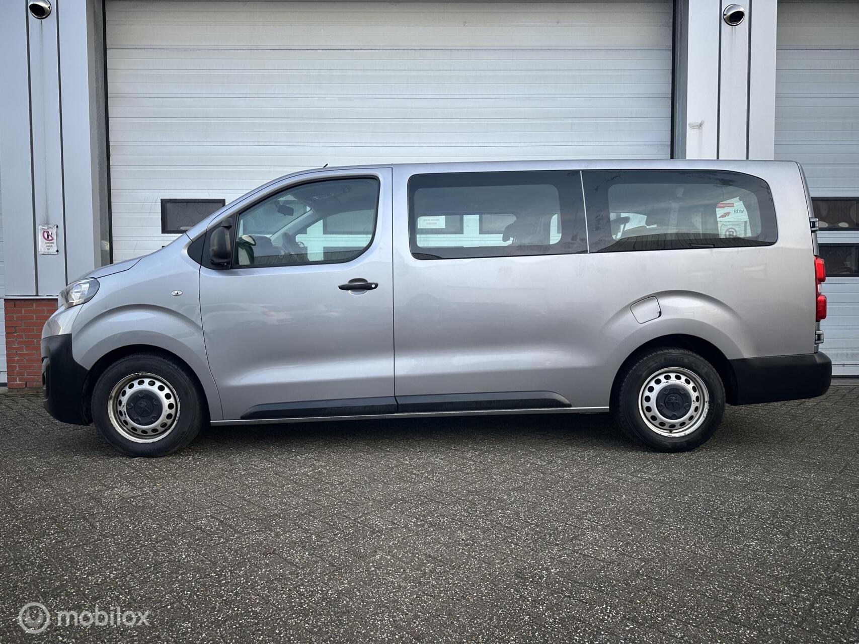 Foto van Peugeot Traveller