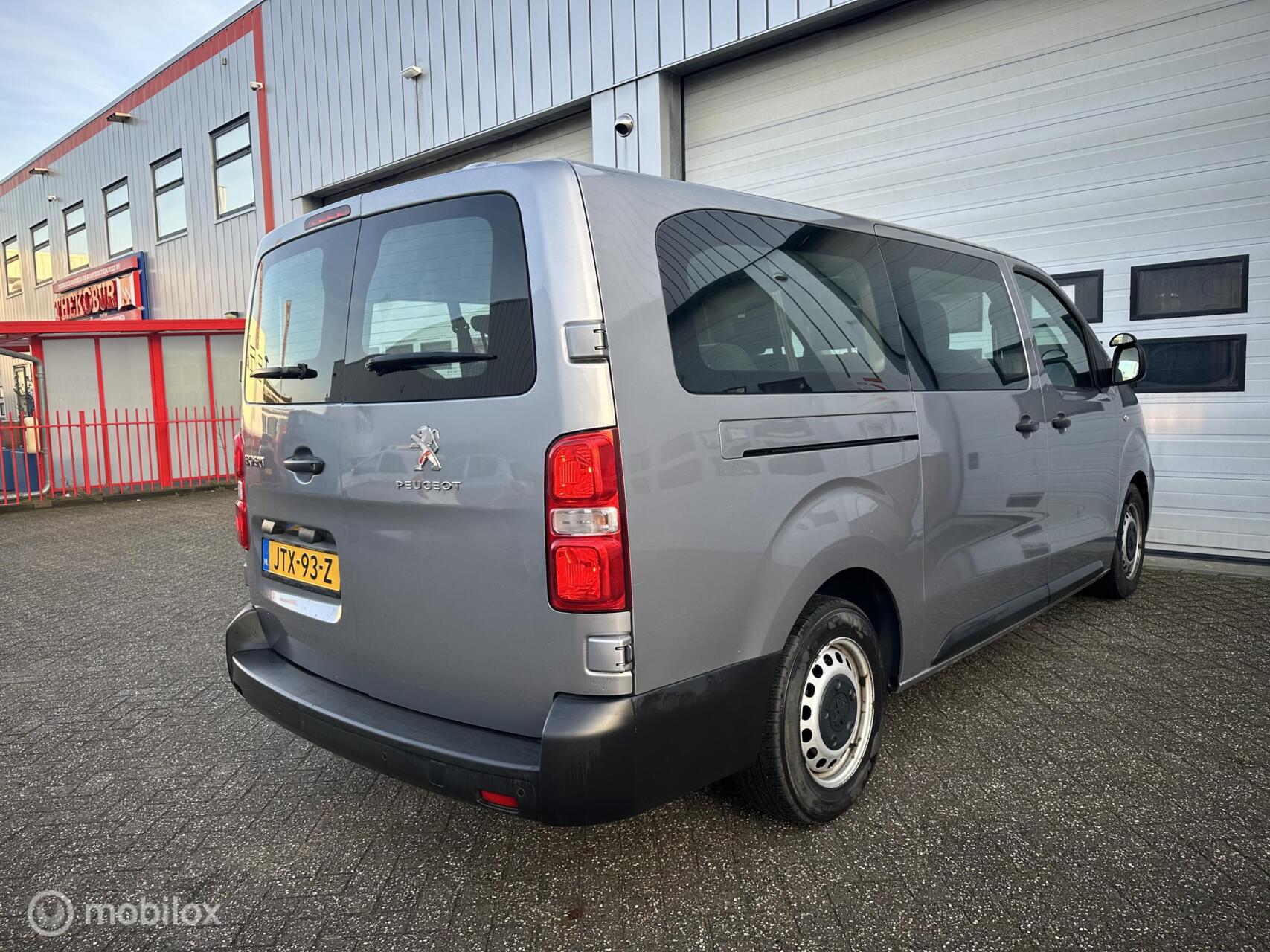 Foto van Peugeot Traveller