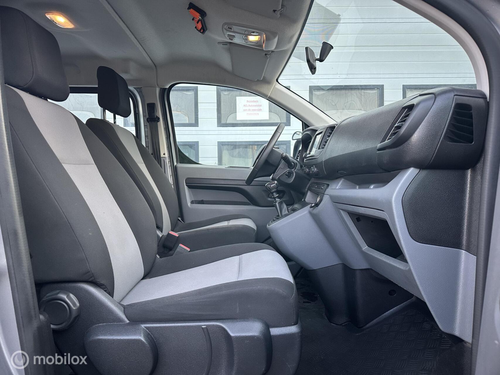 Foto van Peugeot Traveller