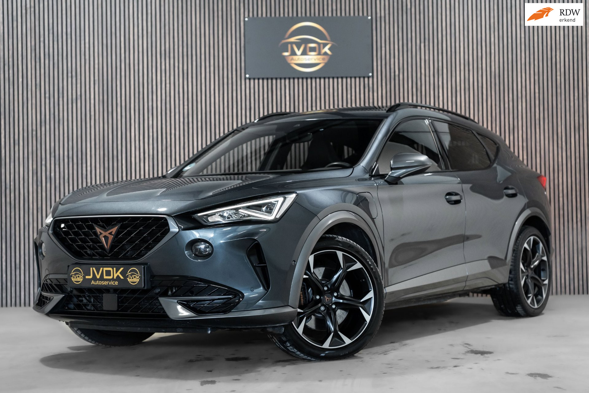 Cupra Formentor VZ E-hybrid 1.4 e-Hybrid VZ Performance PANO LED 2021 - voorkant