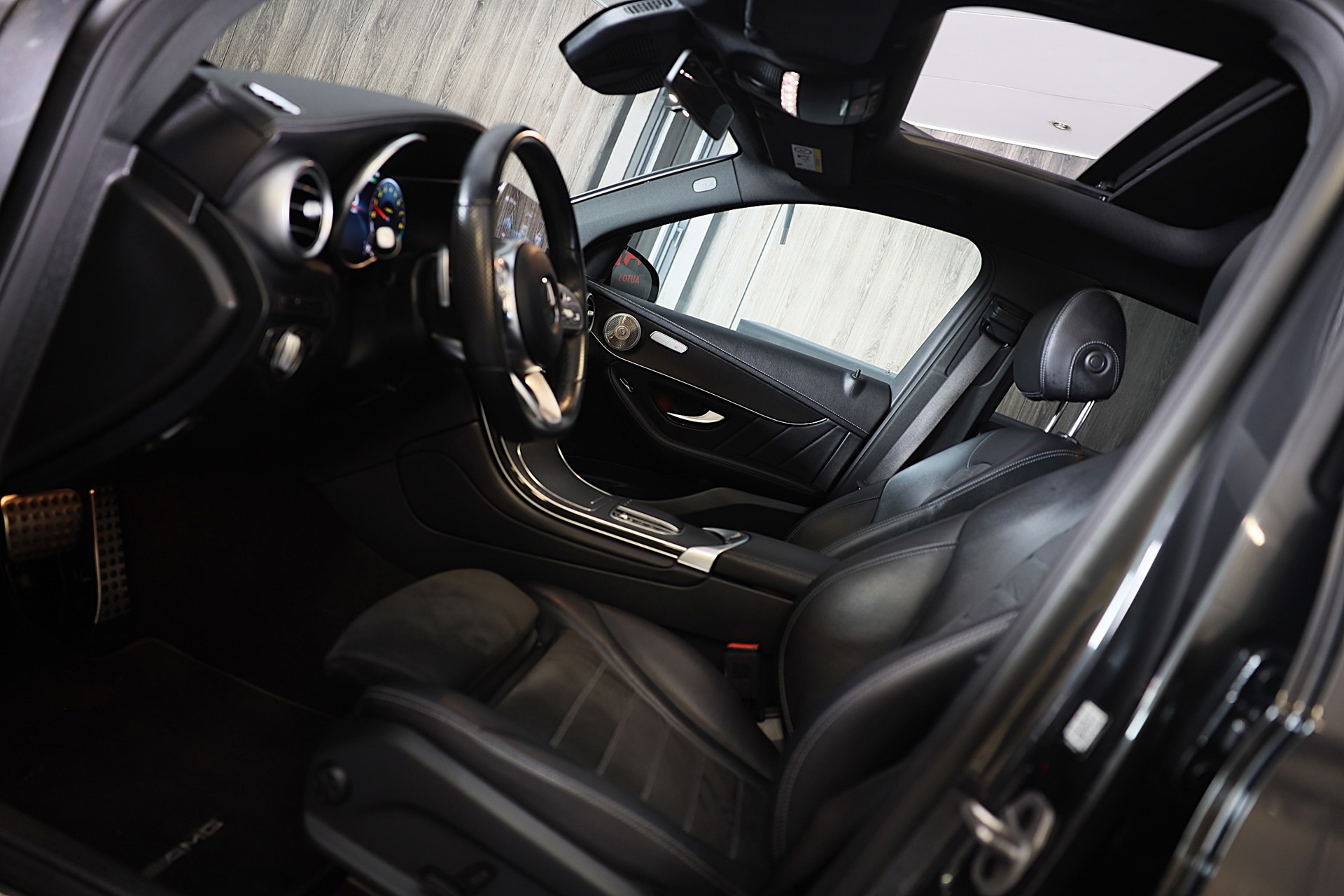 Foto van Mercedes-Benz GLC 300 E 4Matic