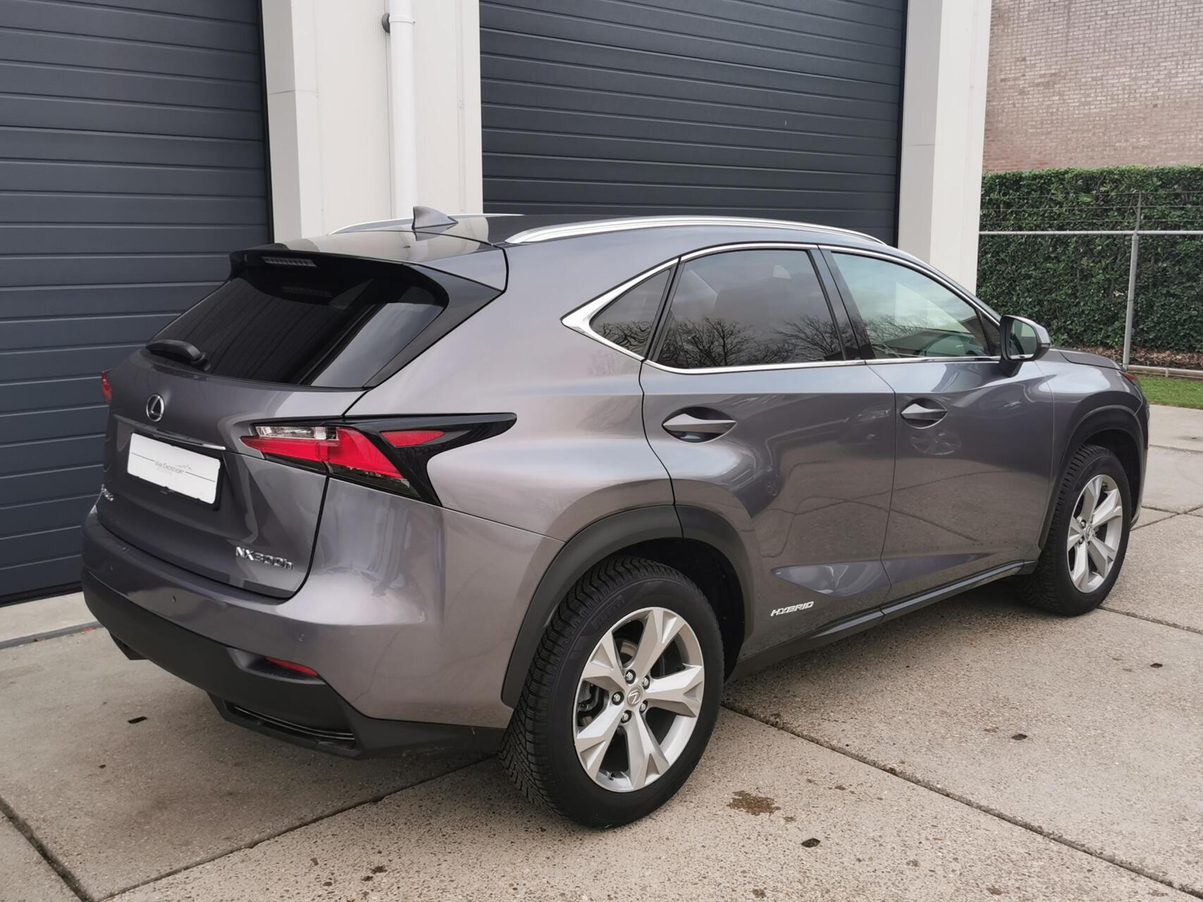 Foto van Lexus NX