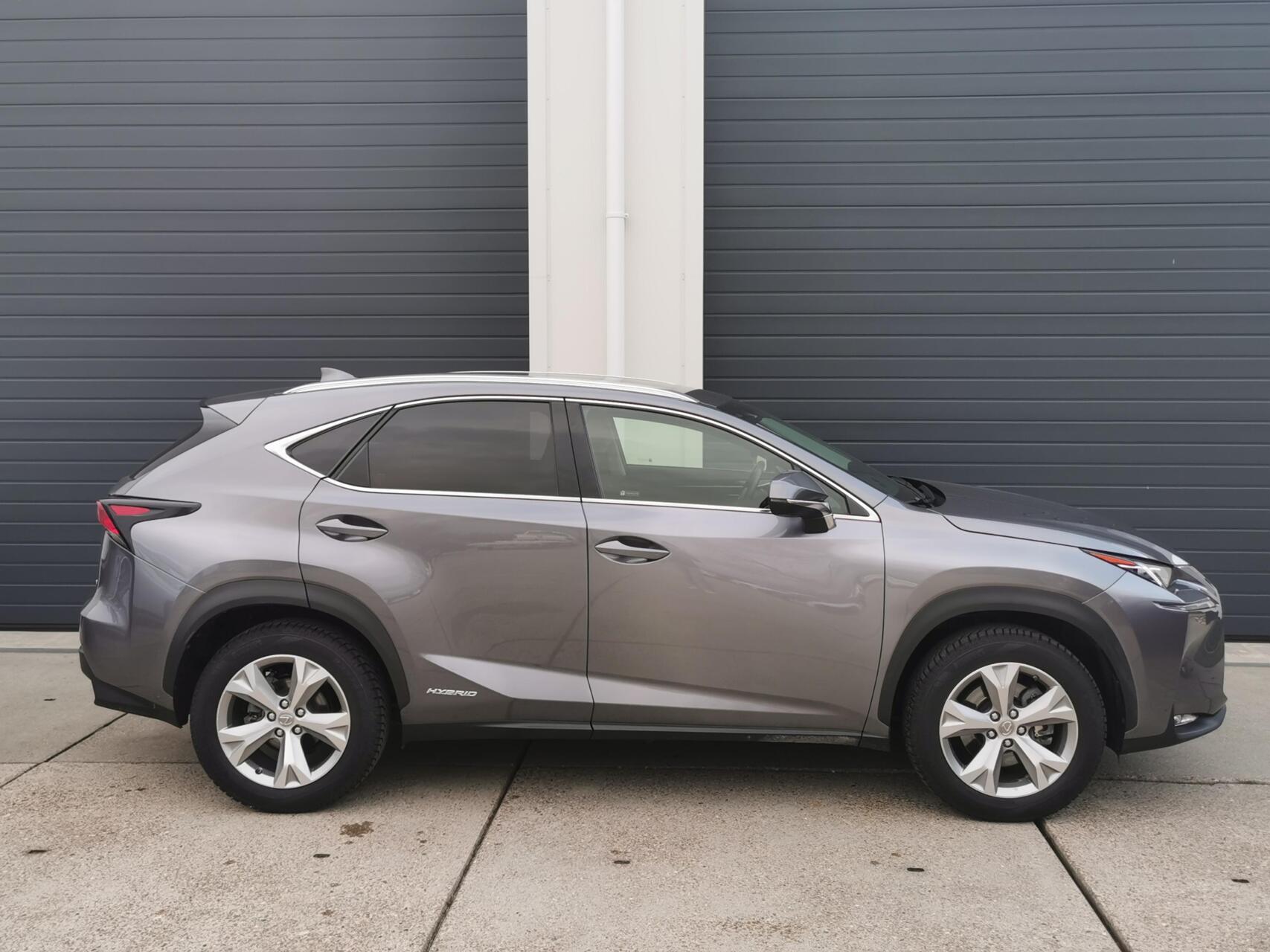 Foto van Lexus NX