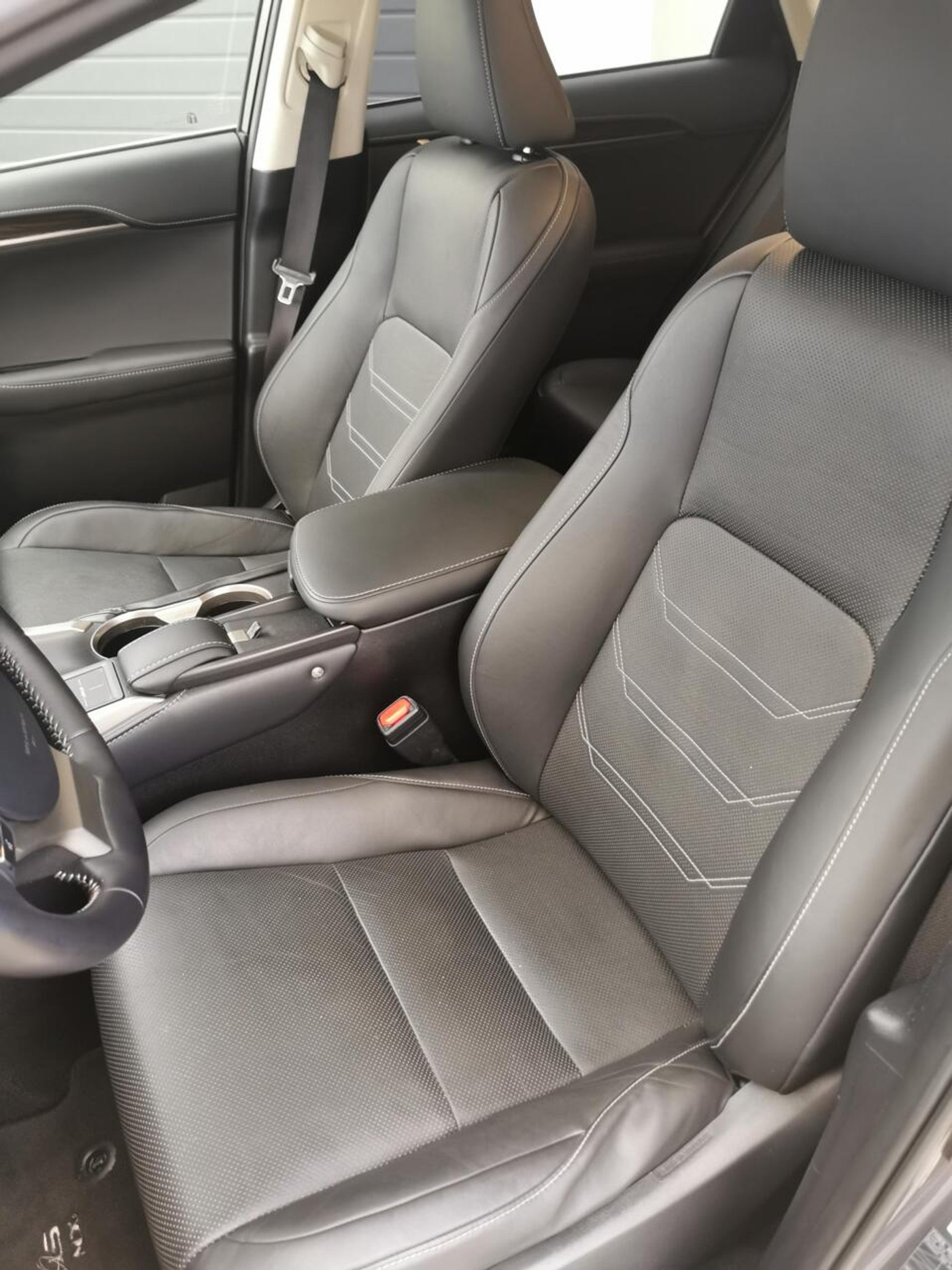 Foto van Lexus NX