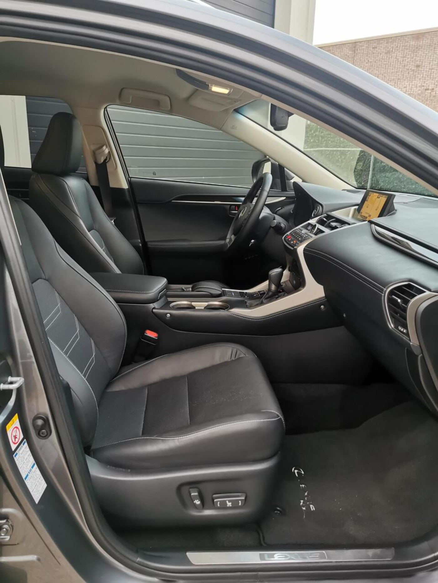 Foto van Lexus NX