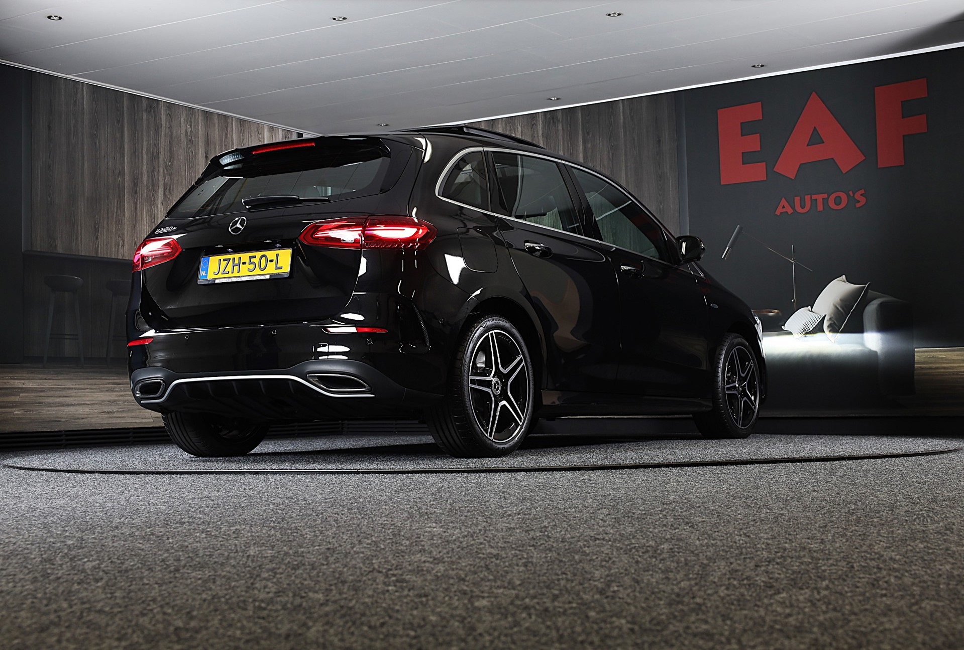 Foto van Mercedes-Benz B 250 E