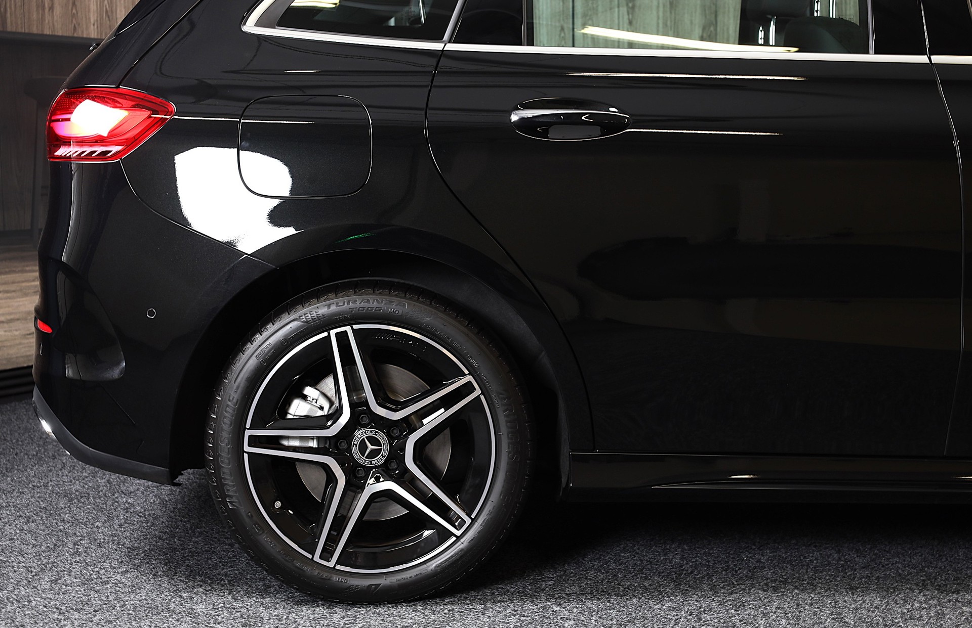 Foto van Mercedes-Benz B 250 E