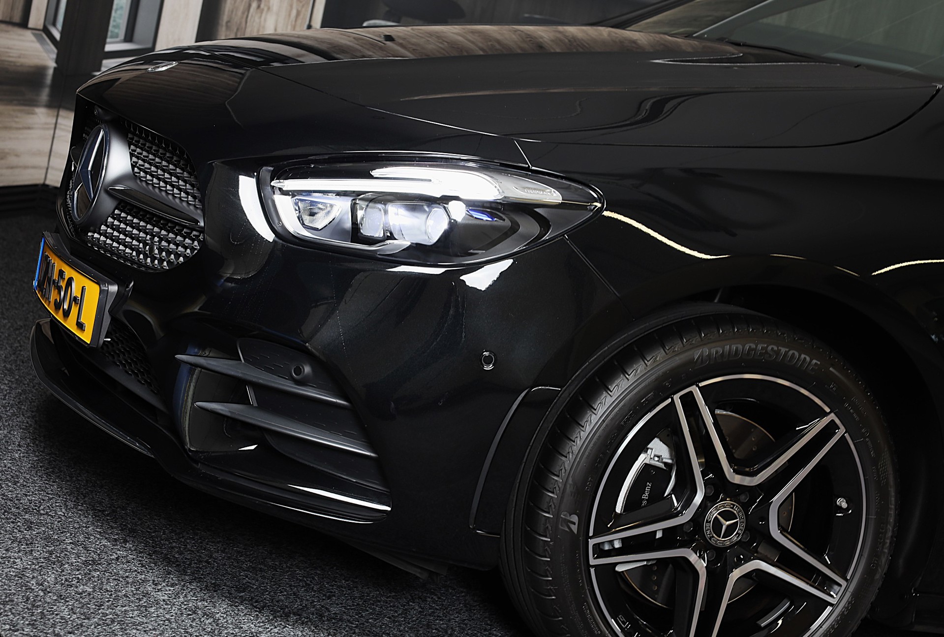 Foto van Mercedes-Benz B 250 E