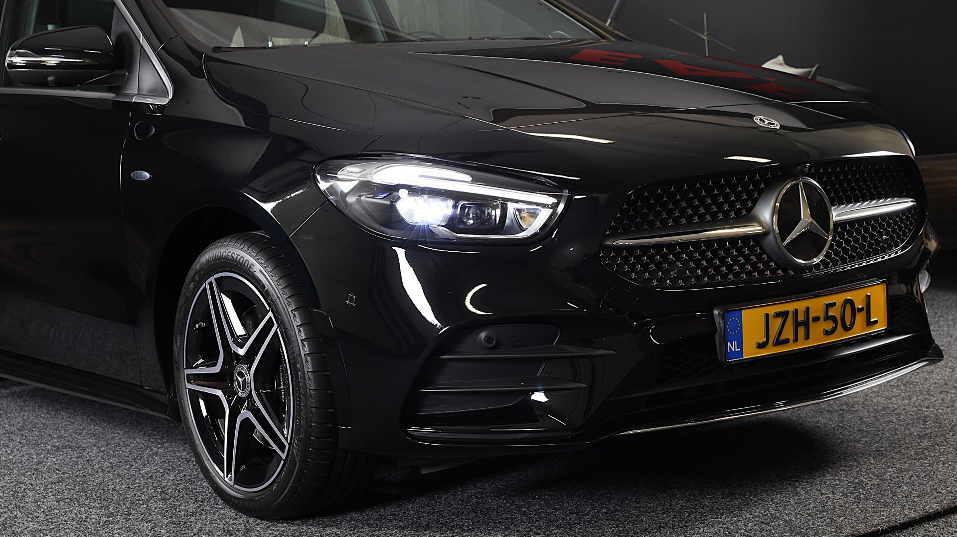 Foto van Mercedes-Benz B 250 E