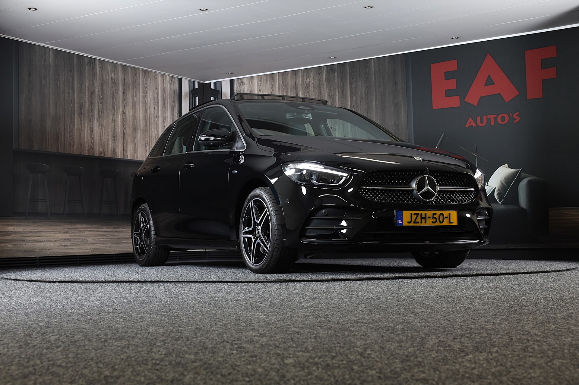 Foto van Mercedes-Benz B 250 E