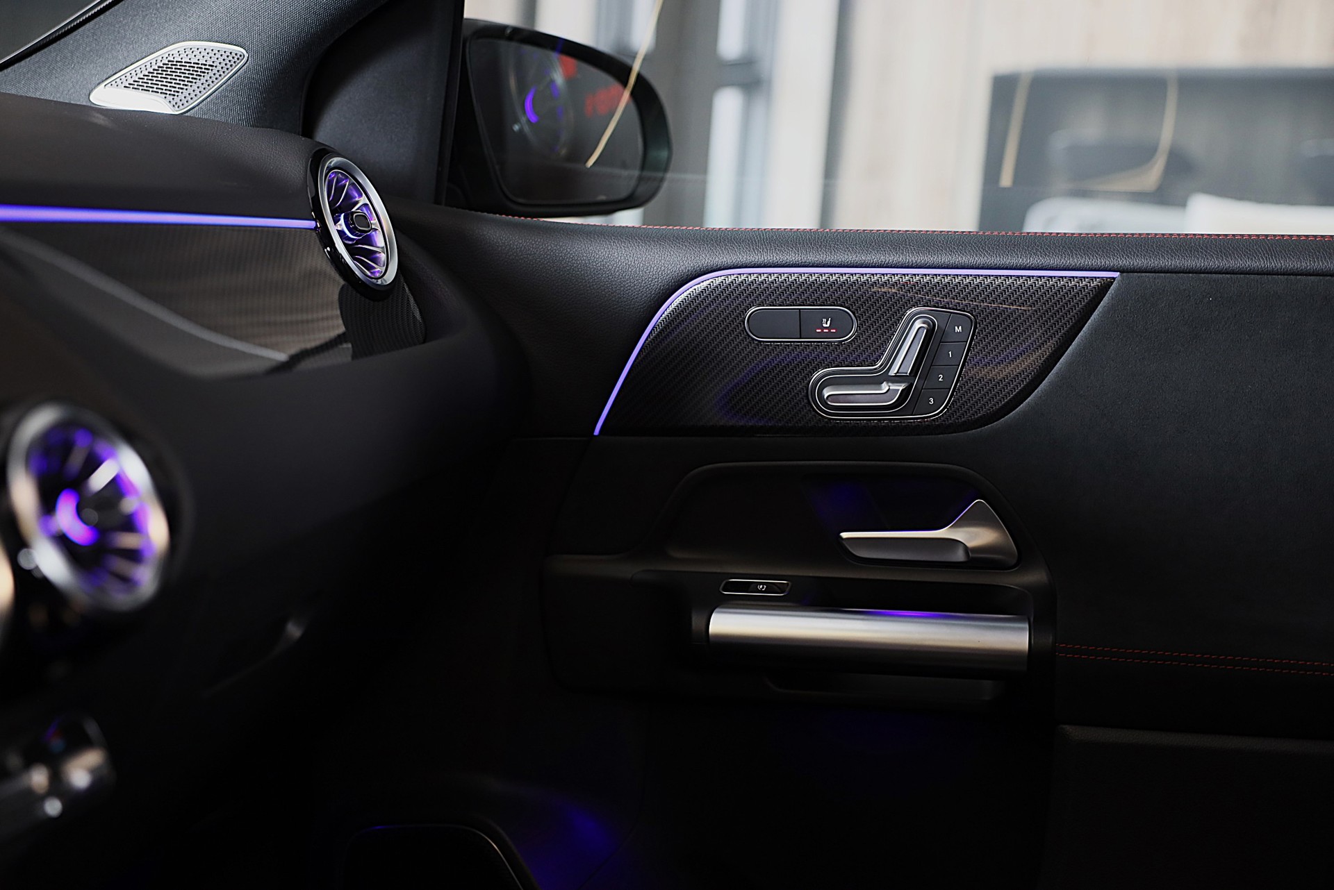 Foto van Mercedes-Benz B 250 E