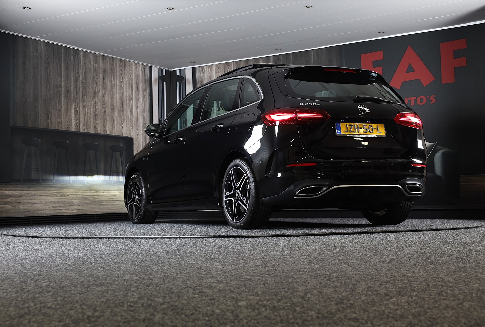 Foto van Mercedes-Benz B 250 E