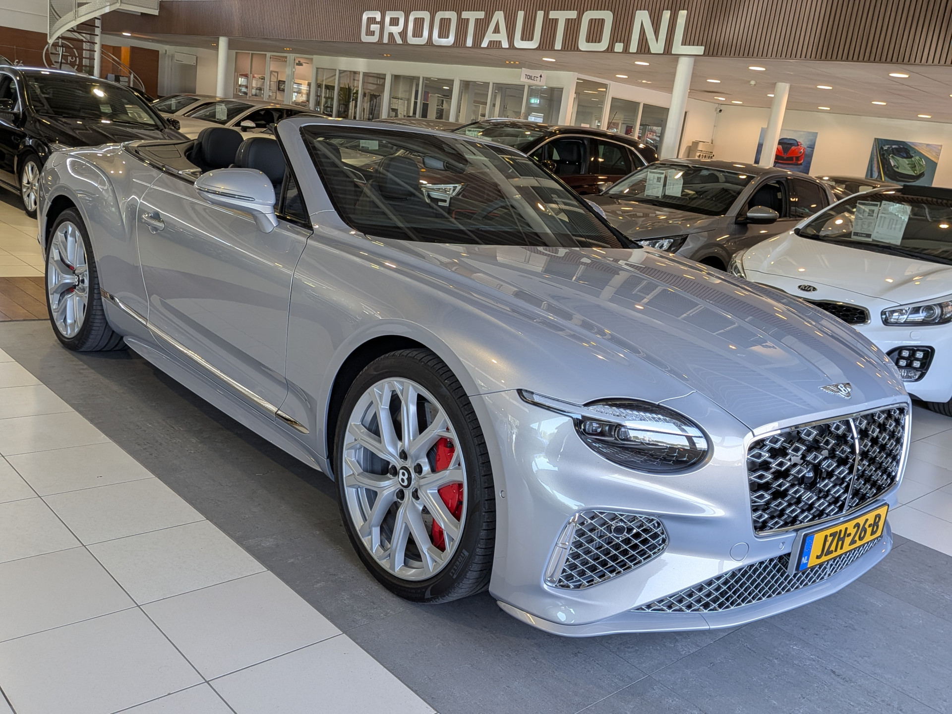 Bentley Continental GTC 4.0 V8 Hybrid Mulliner 2024 - voorkant