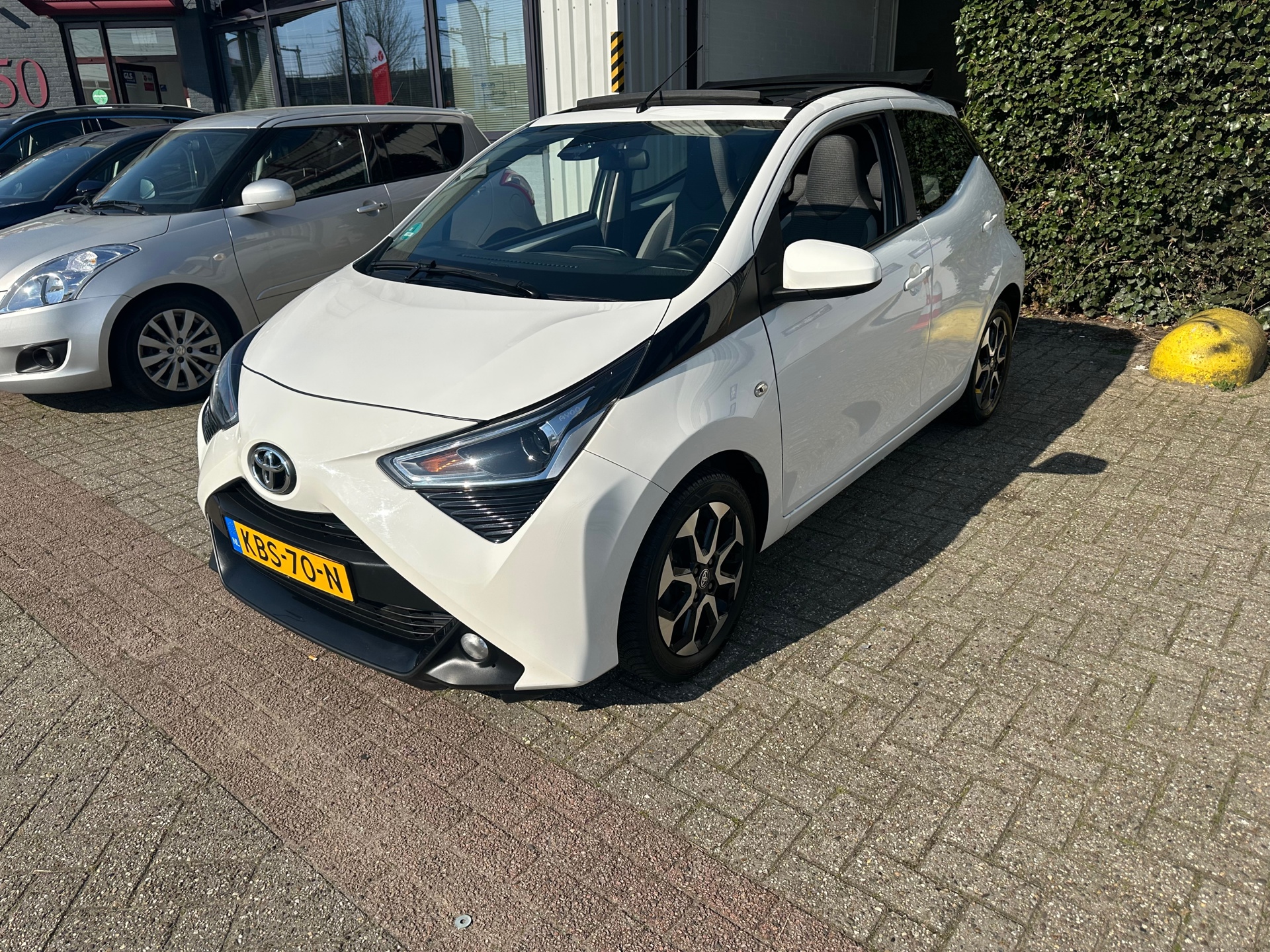 Toyota Toyota Aygo 1.0 VVT-i x-joy , Cabrio , AUTOMAAT 2021 - voorkant