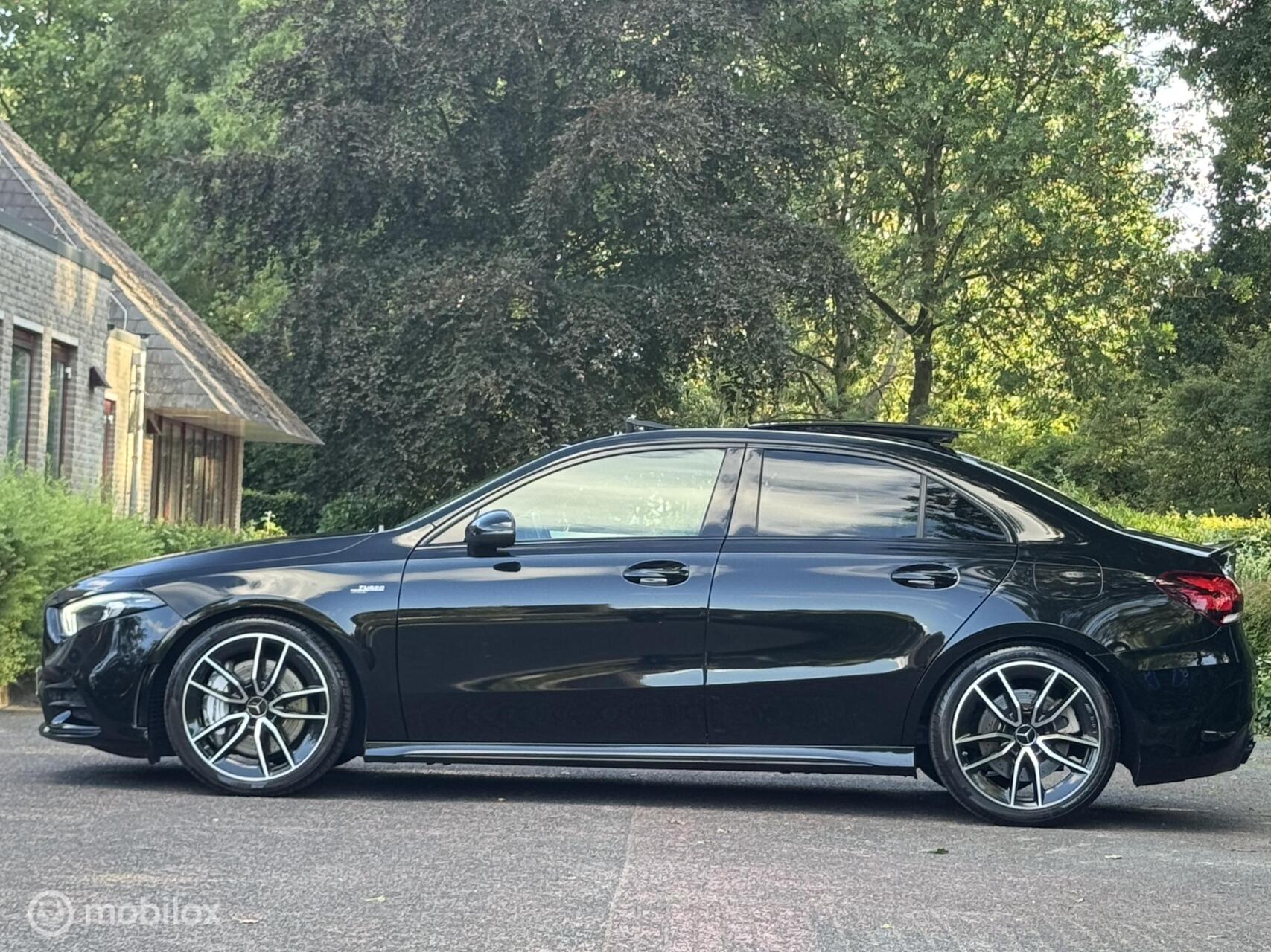 Foto van Mercedes-Benz AMG A 35