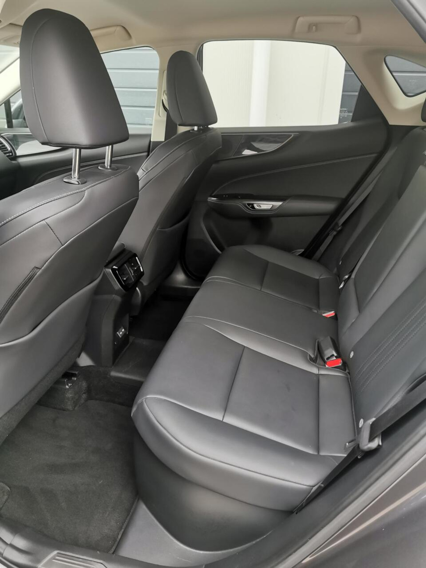 Foto van Lexus NX