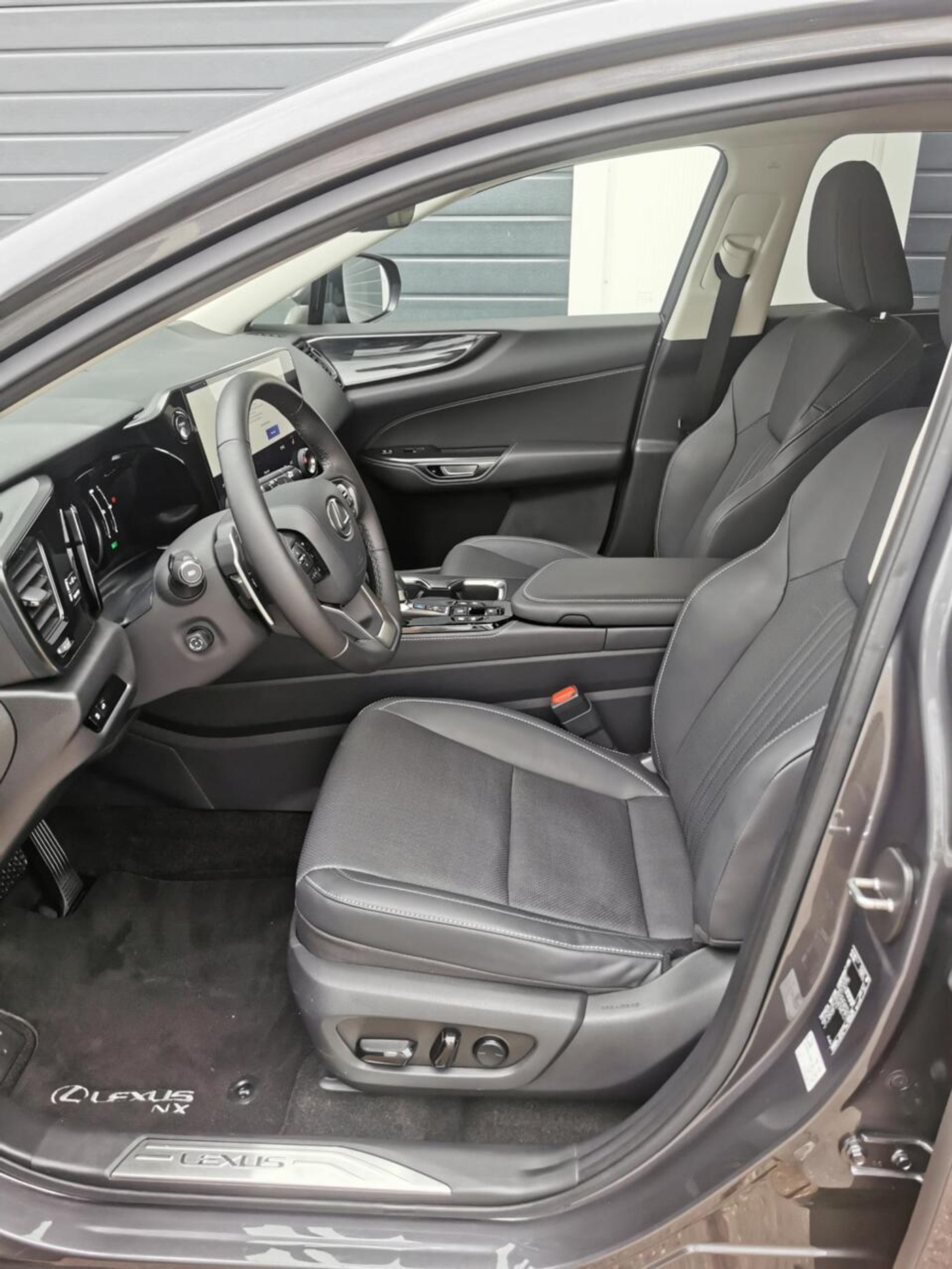 Foto van Lexus NX
