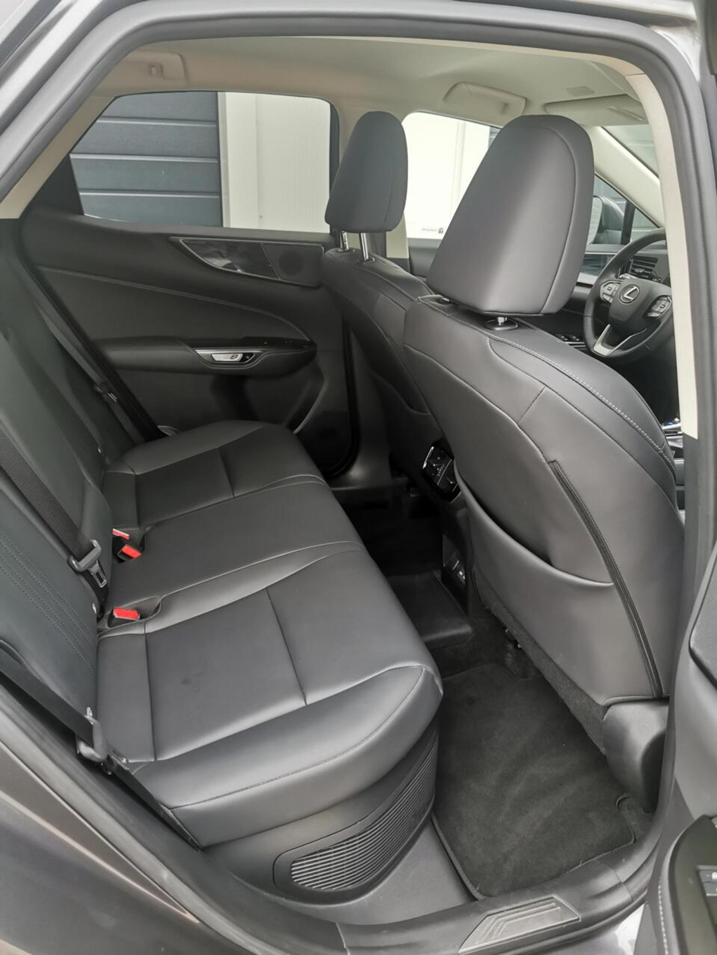 Foto van Lexus NX