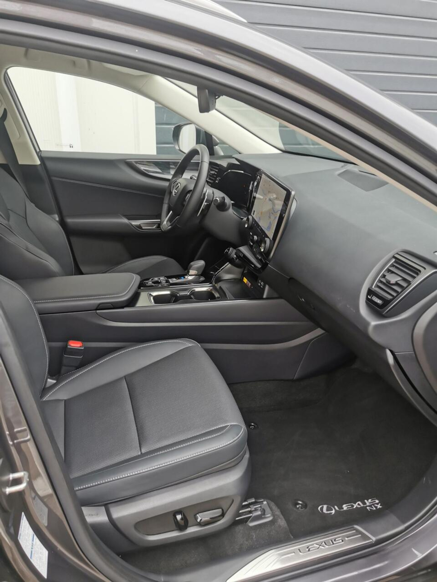 Foto van Lexus NX