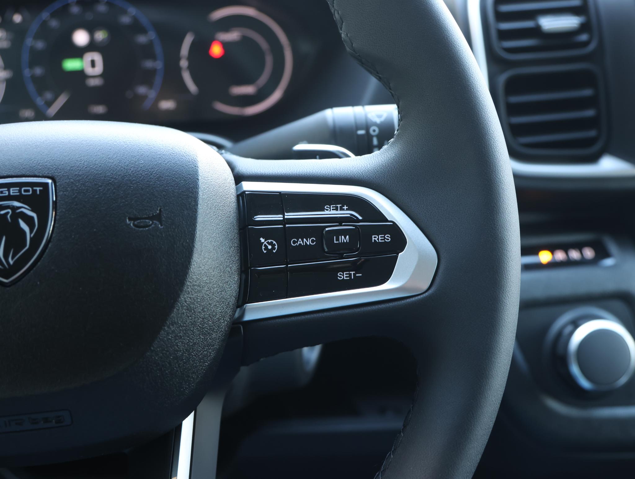Foto van Peugeot E-boxer