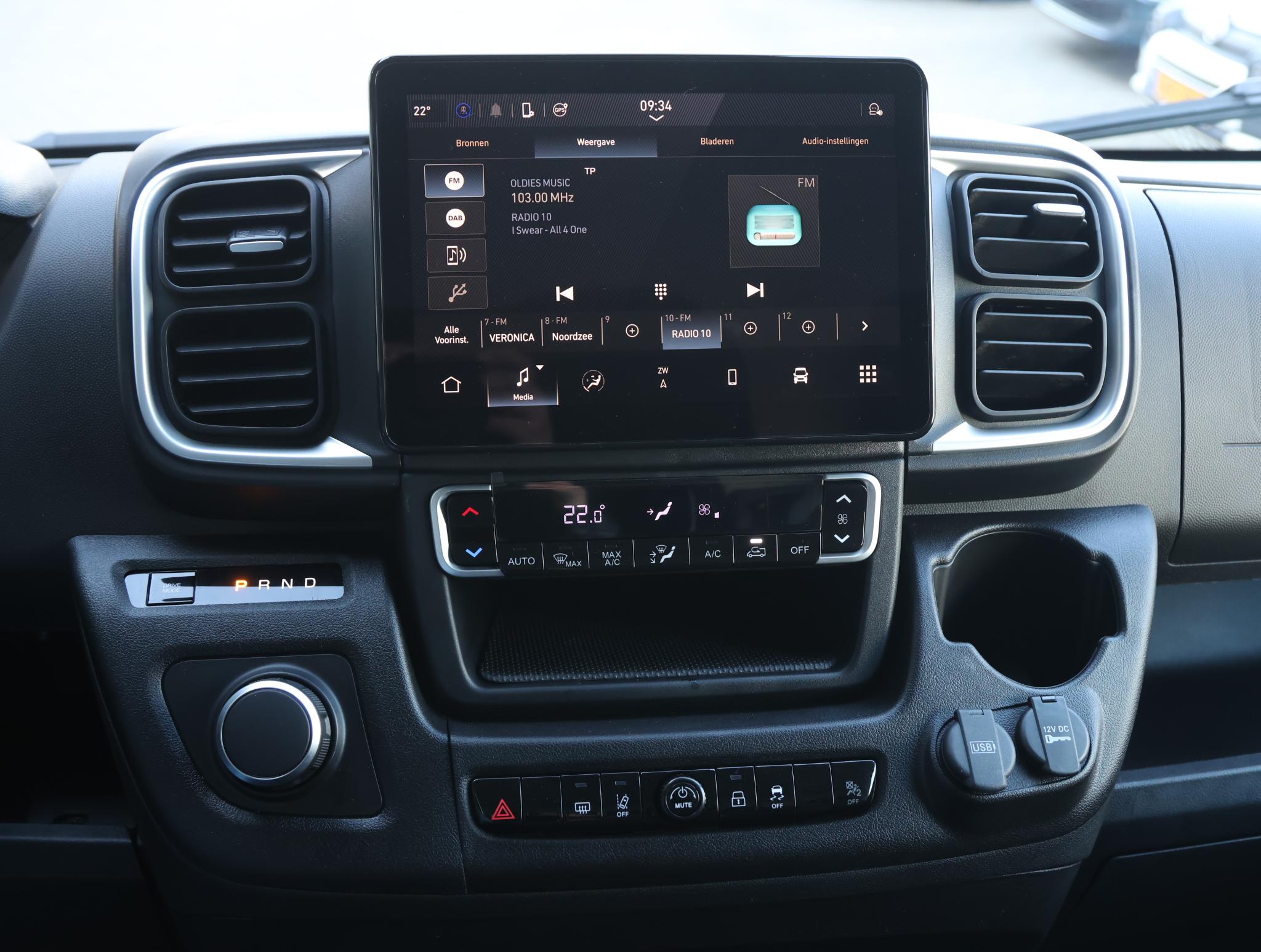 Foto van Peugeot E-boxer