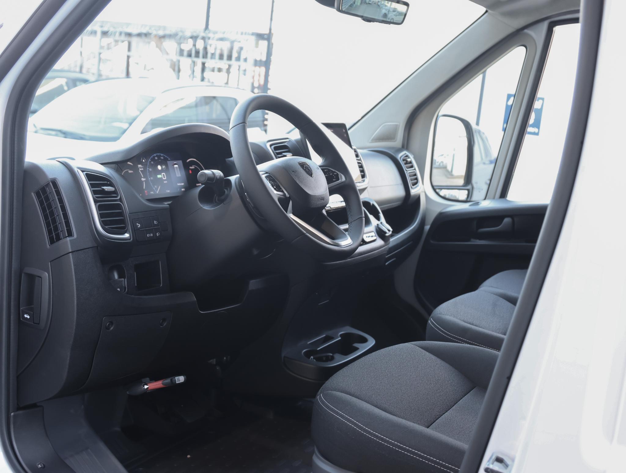 Foto van Peugeot E-boxer