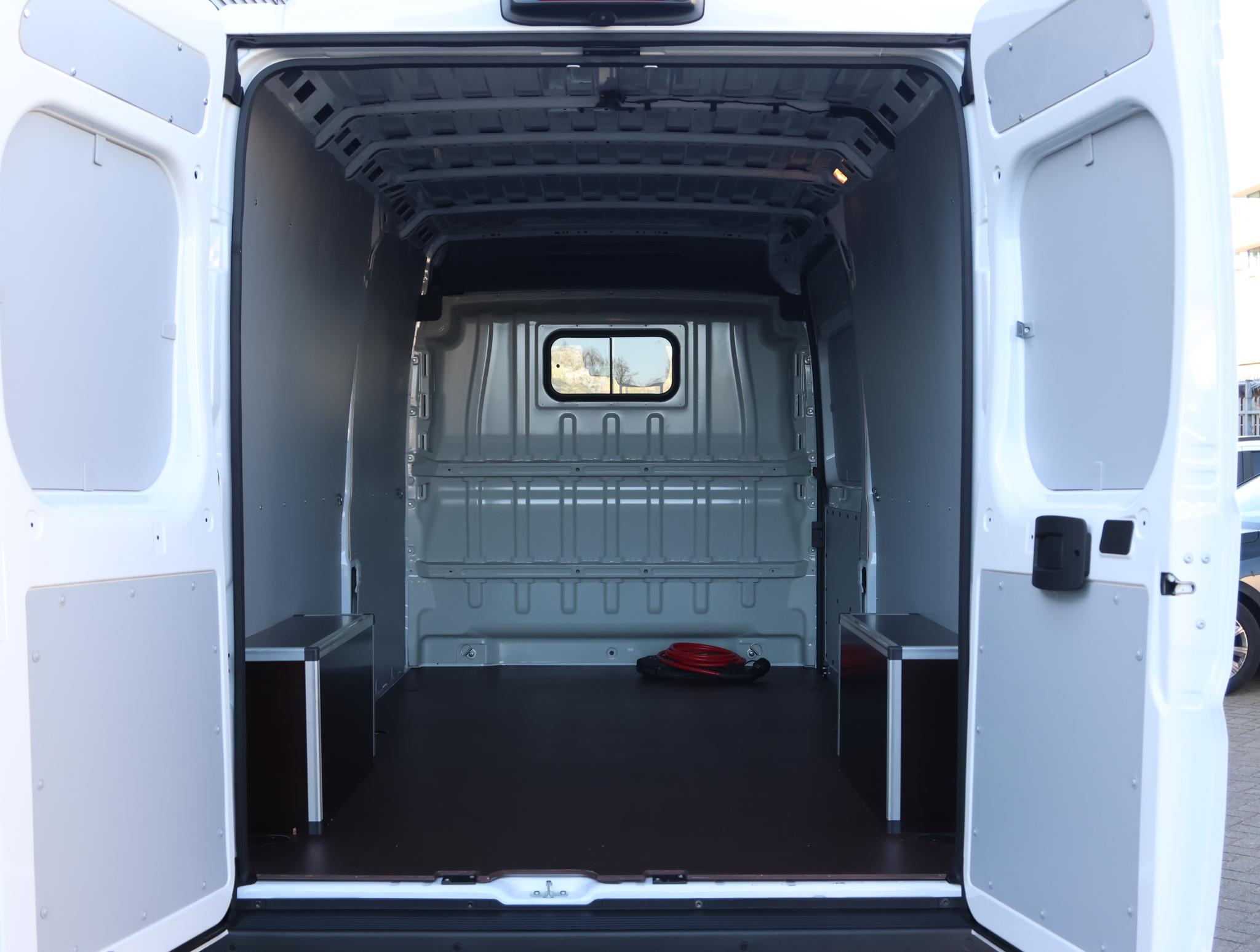 Foto van Peugeot E-boxer