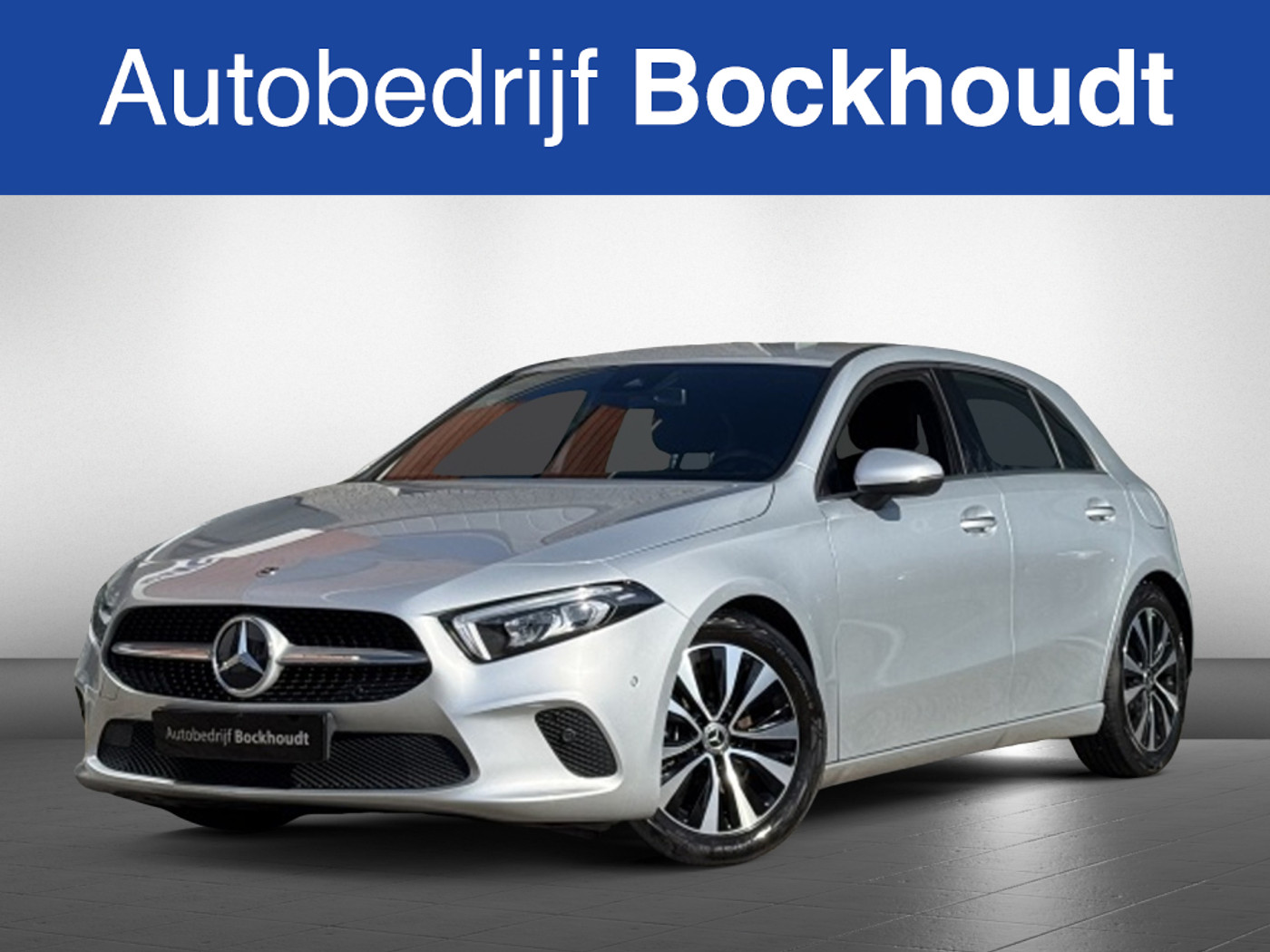 Mercedes-Benz A-klasse 180 Luxury Line | Navi | camera | cruise 2023 - voorkant