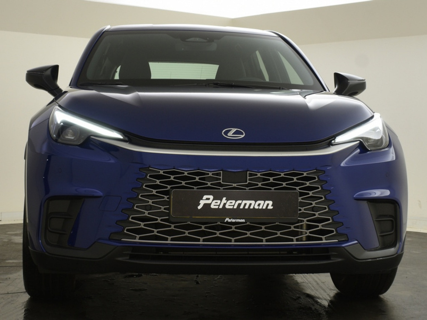 Foto van Lexus LBX