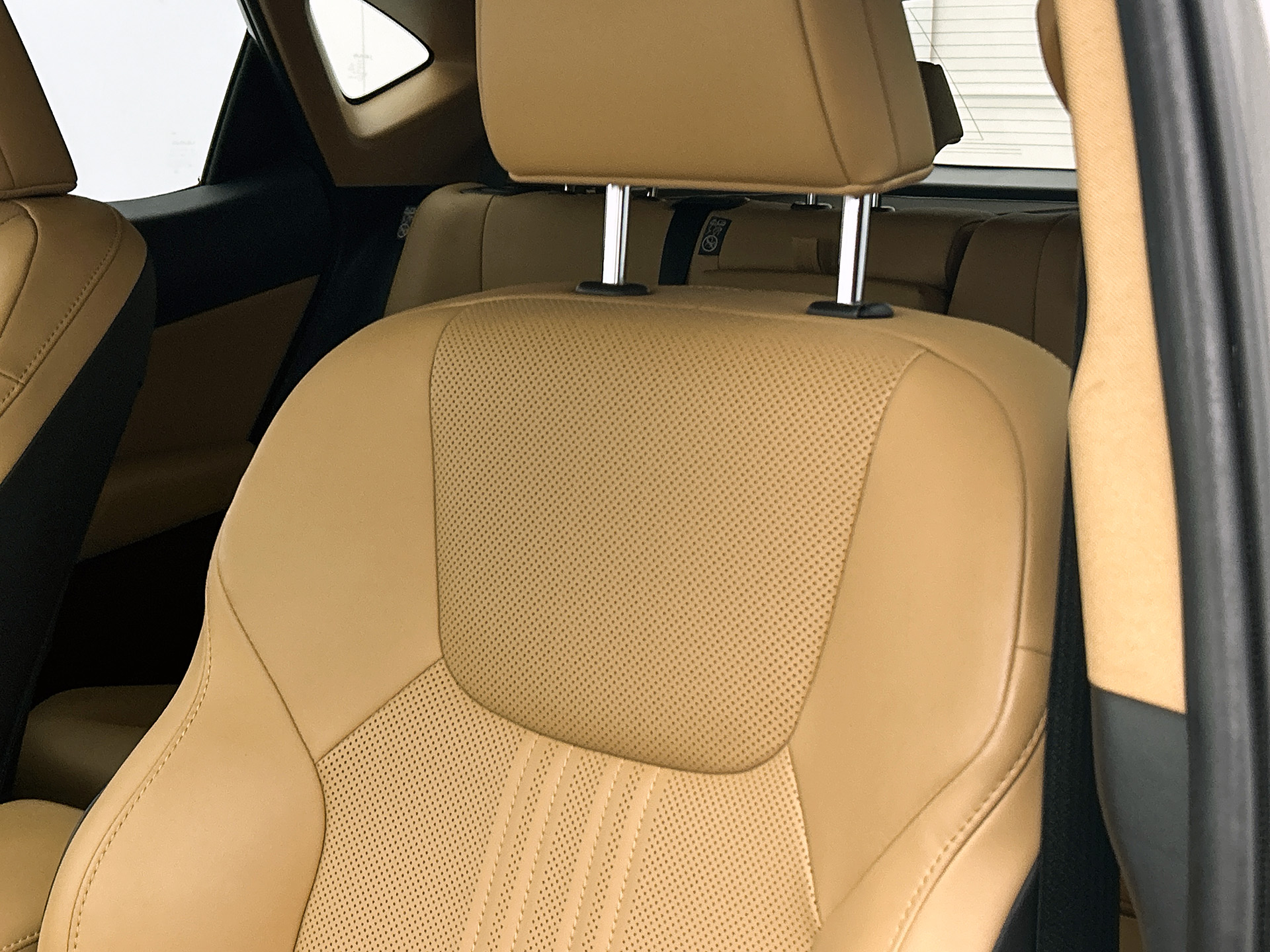 Foto van Lexus Lexus Nx450h+