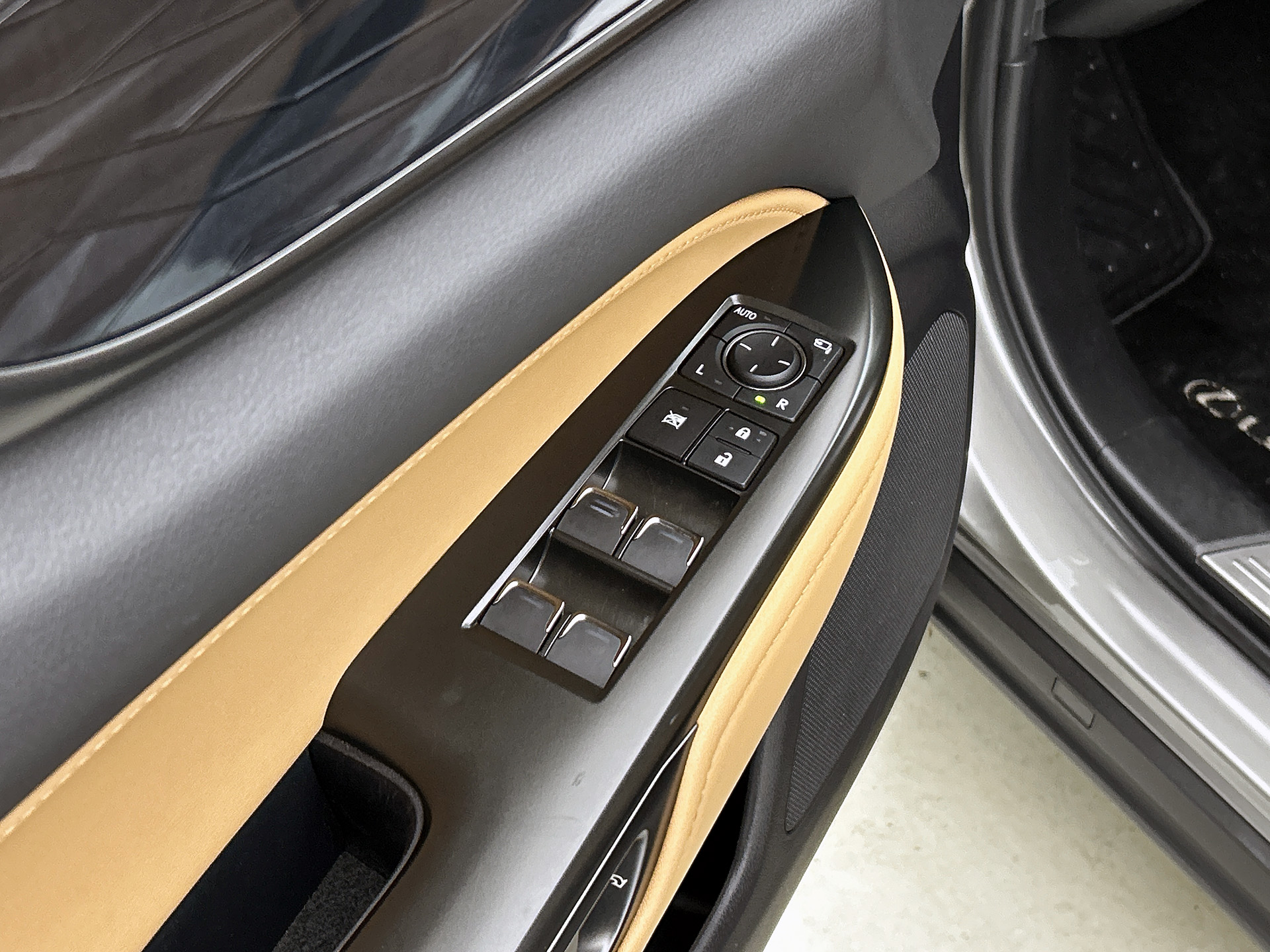Foto van Lexus Lexus Nx450h+