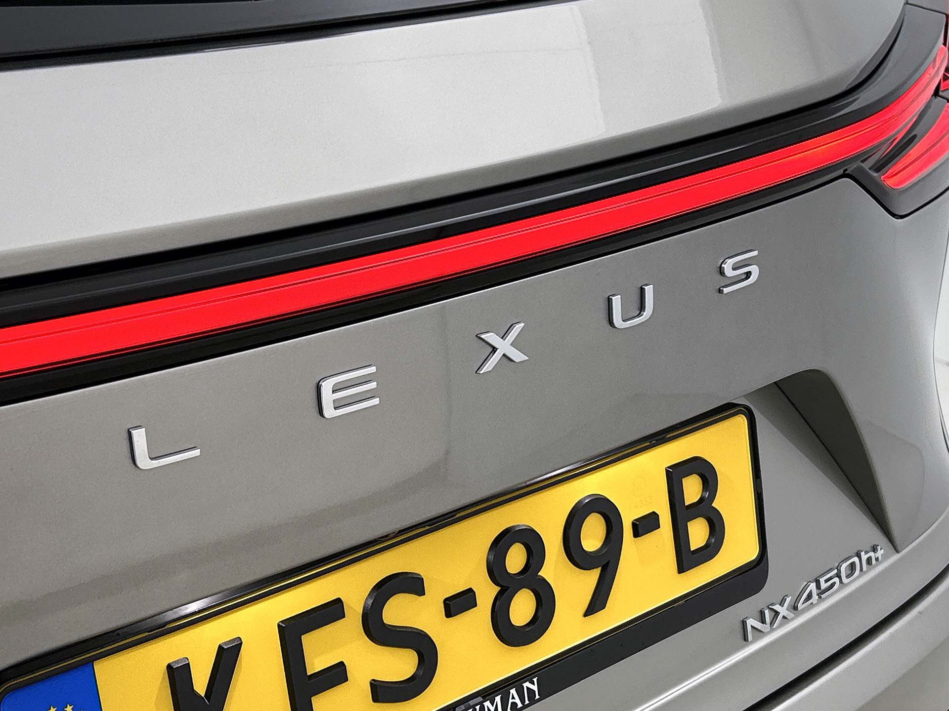Foto van Lexus Lexus Nx450h+