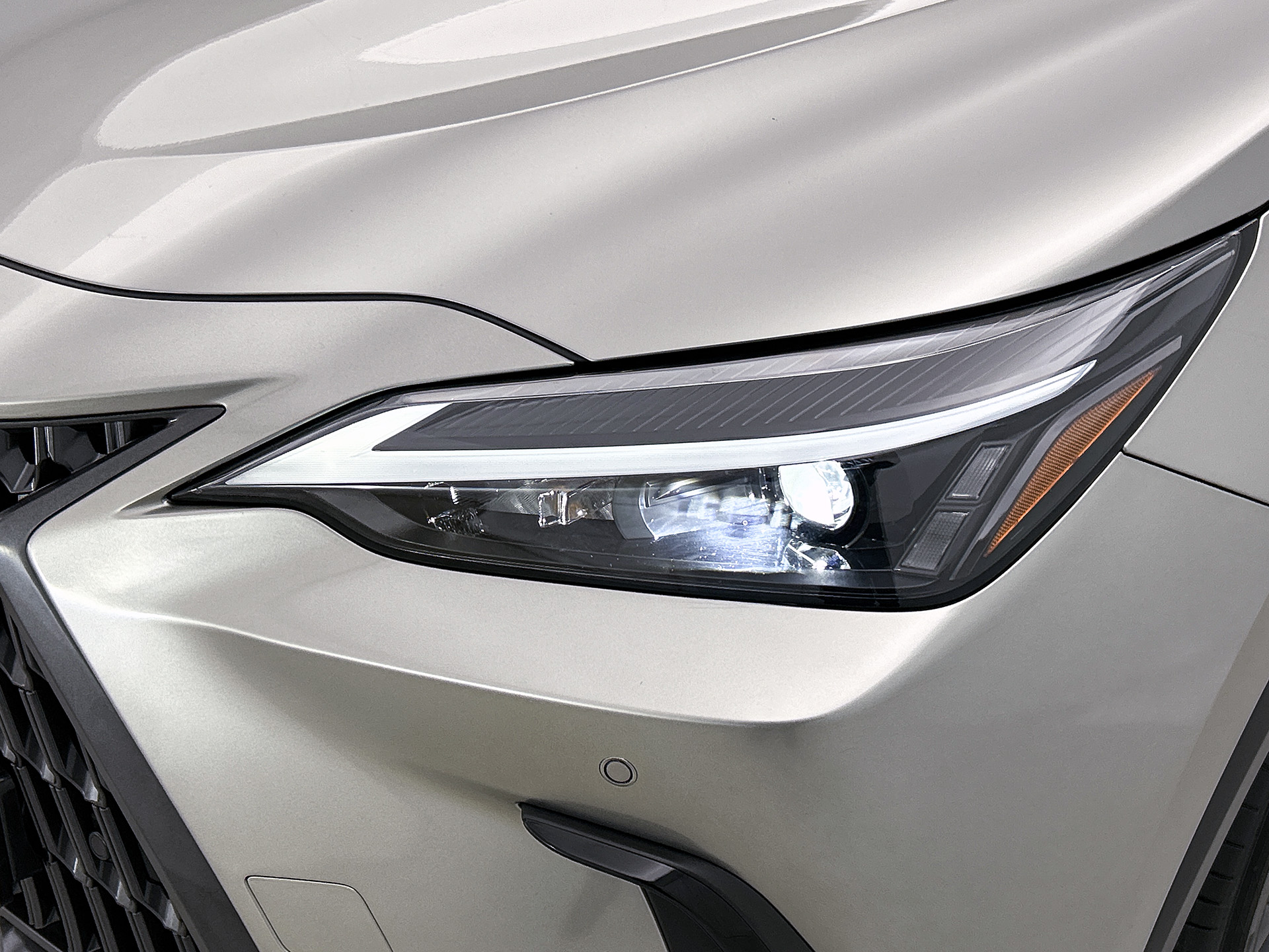 Foto van Lexus Lexus Nx450h+