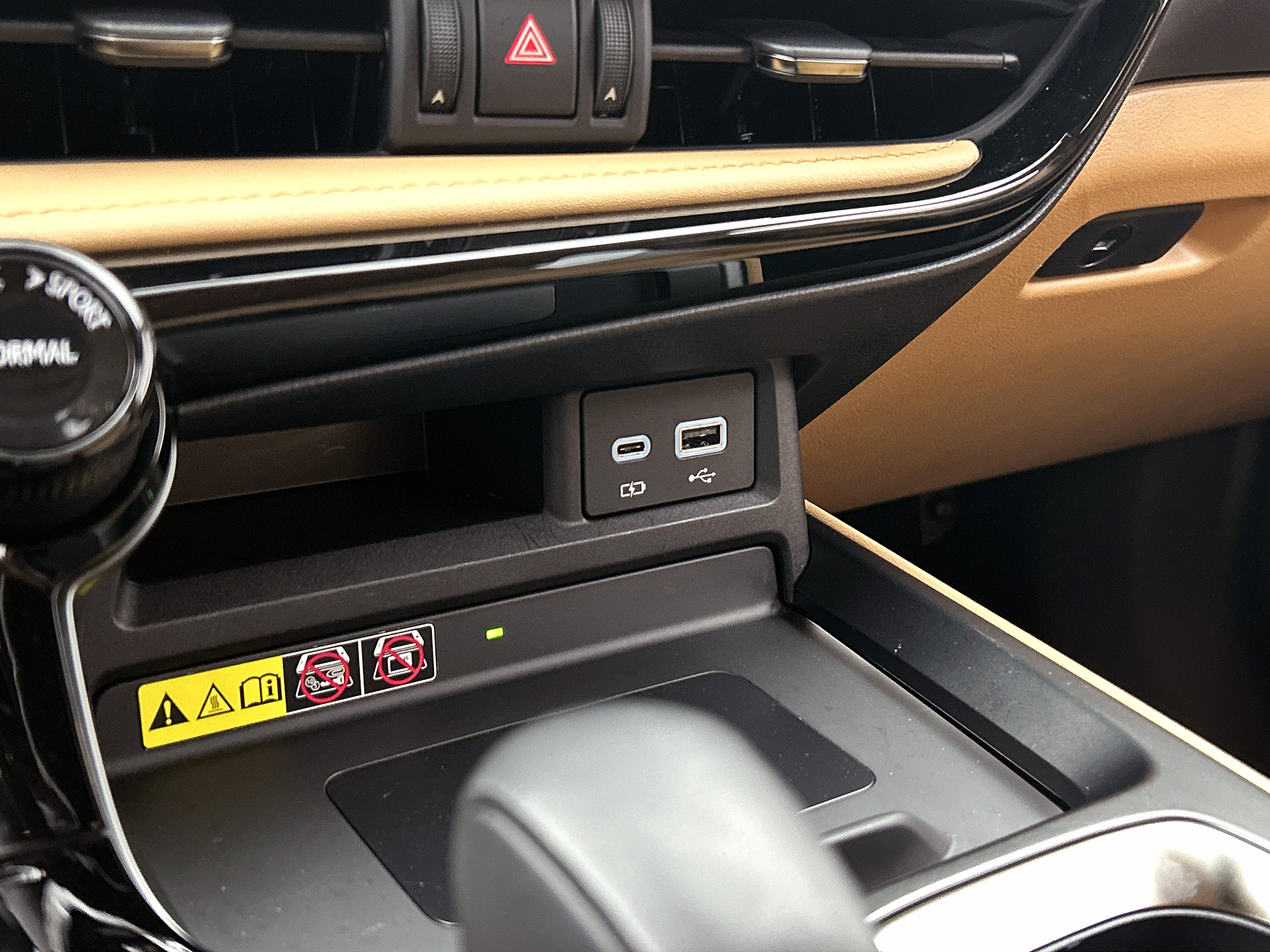 Foto van Lexus Lexus Nx450h+