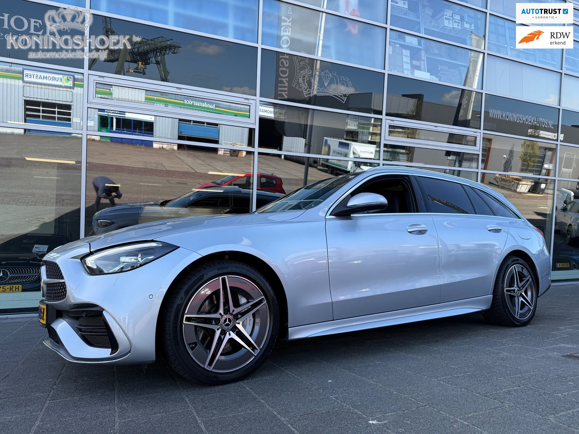 Mercedes-Benz C-klasse Estate 300 e AMG Line 2022 - voorkant