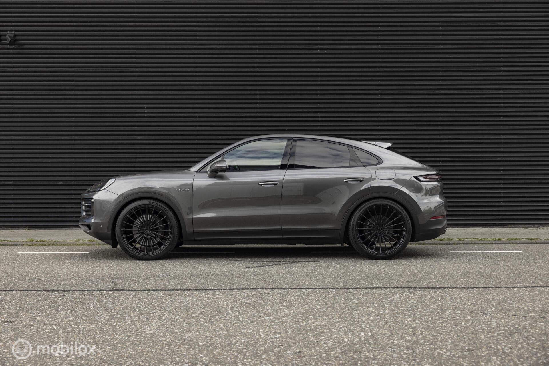 Foto van Porsche Cayenne E-hybrid