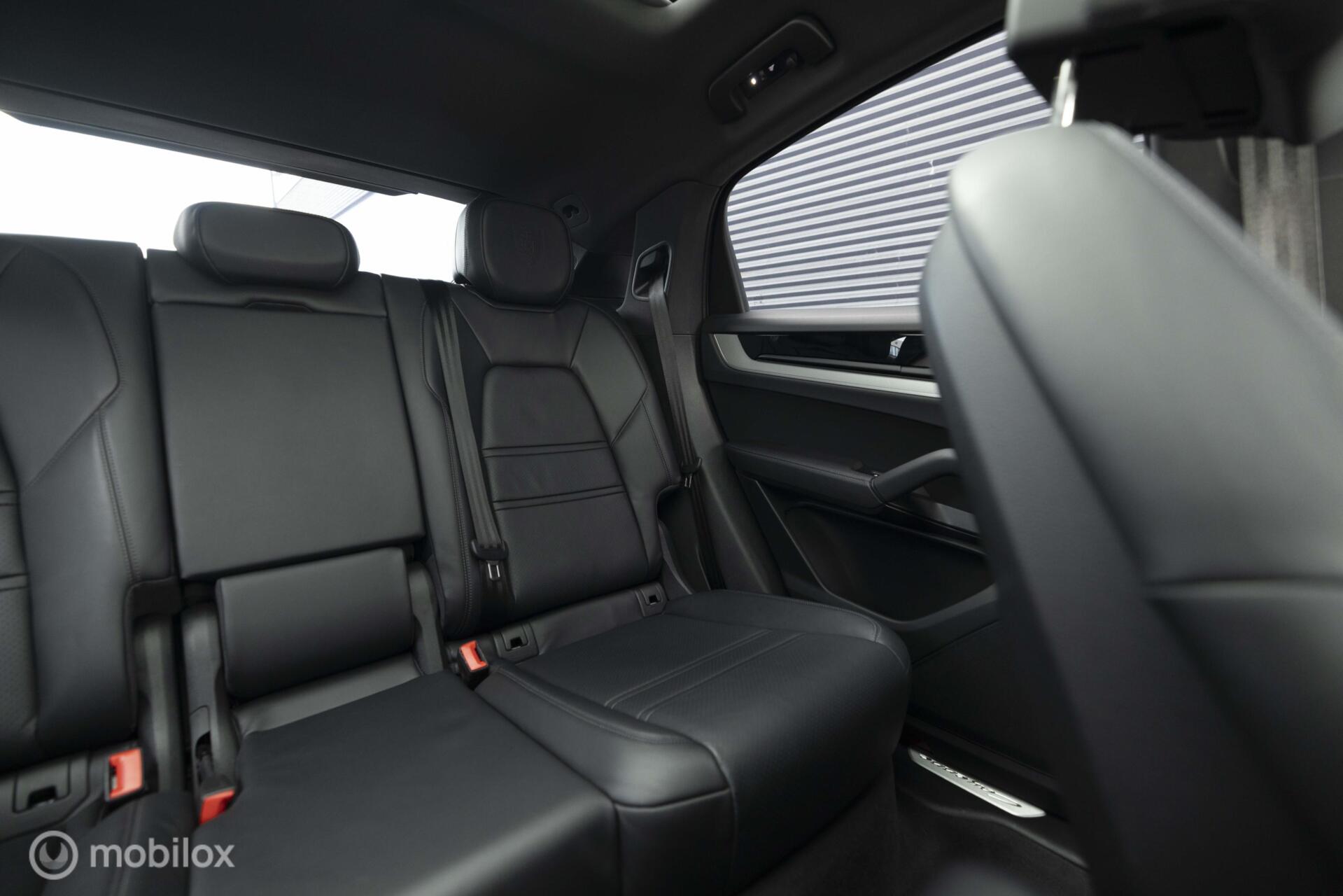 Foto van Porsche Cayenne E-hybrid