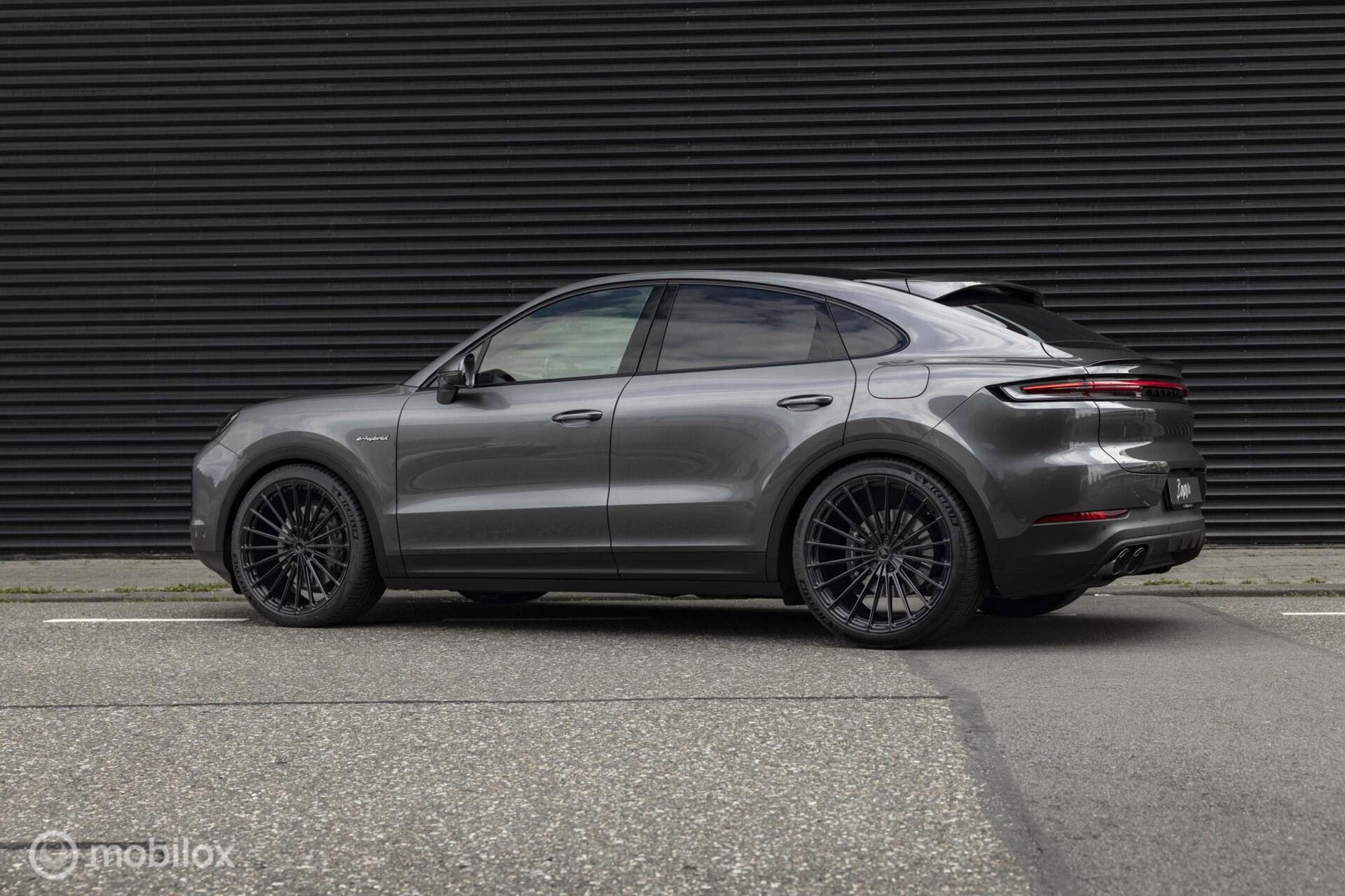 Foto van Porsche Cayenne E-hybrid