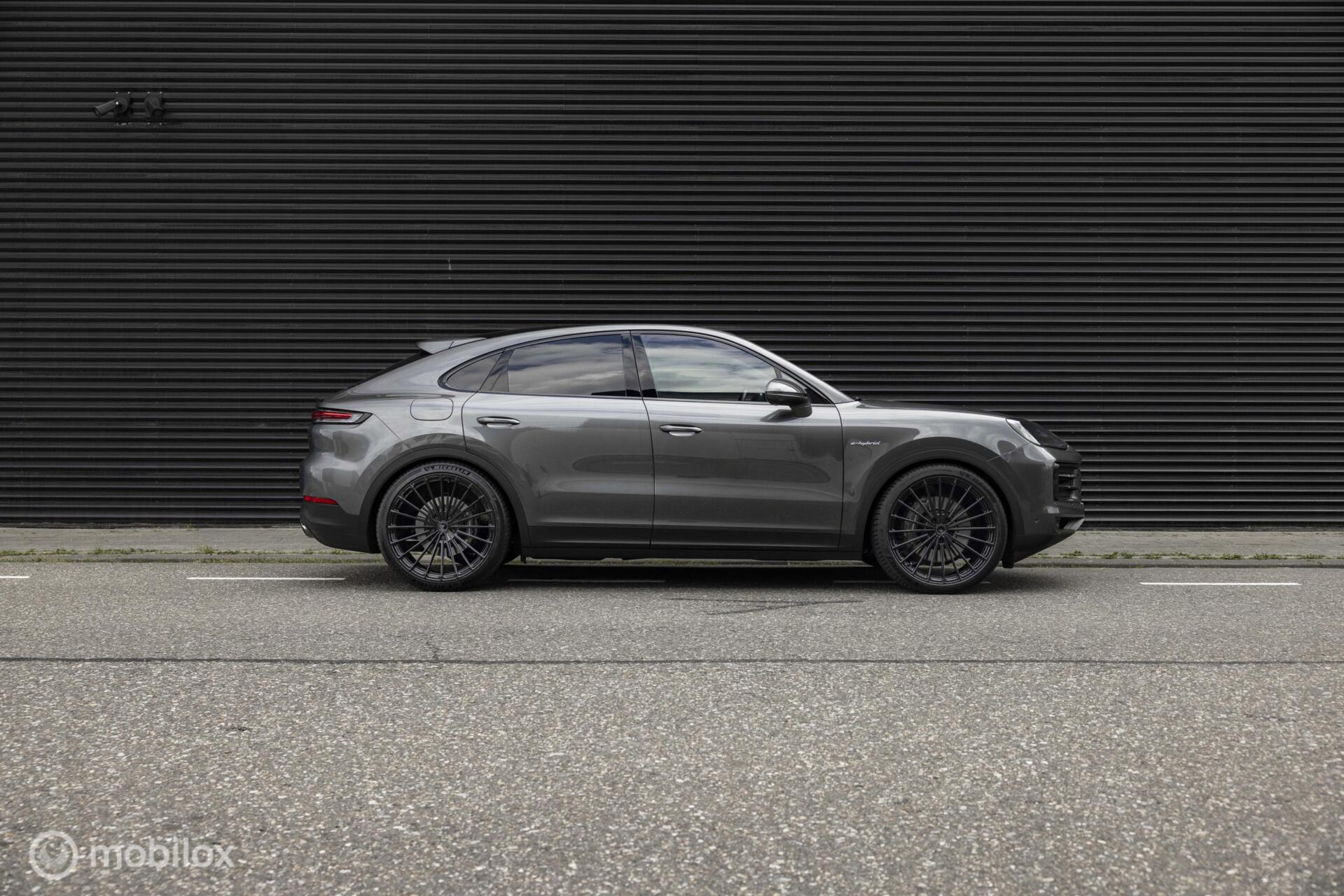 Foto van Porsche Cayenne E-hybrid
