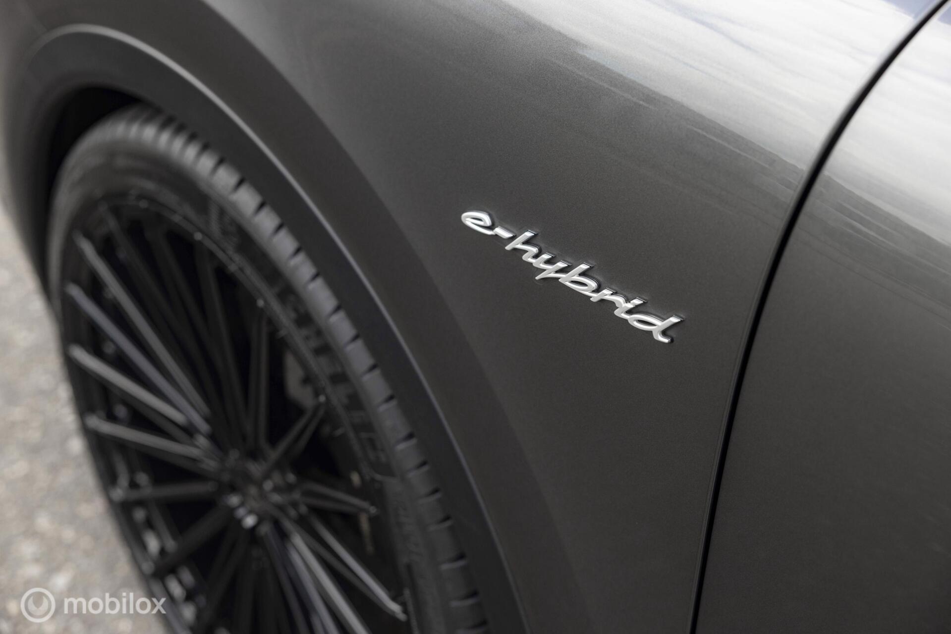 Foto van Porsche Cayenne E-hybrid