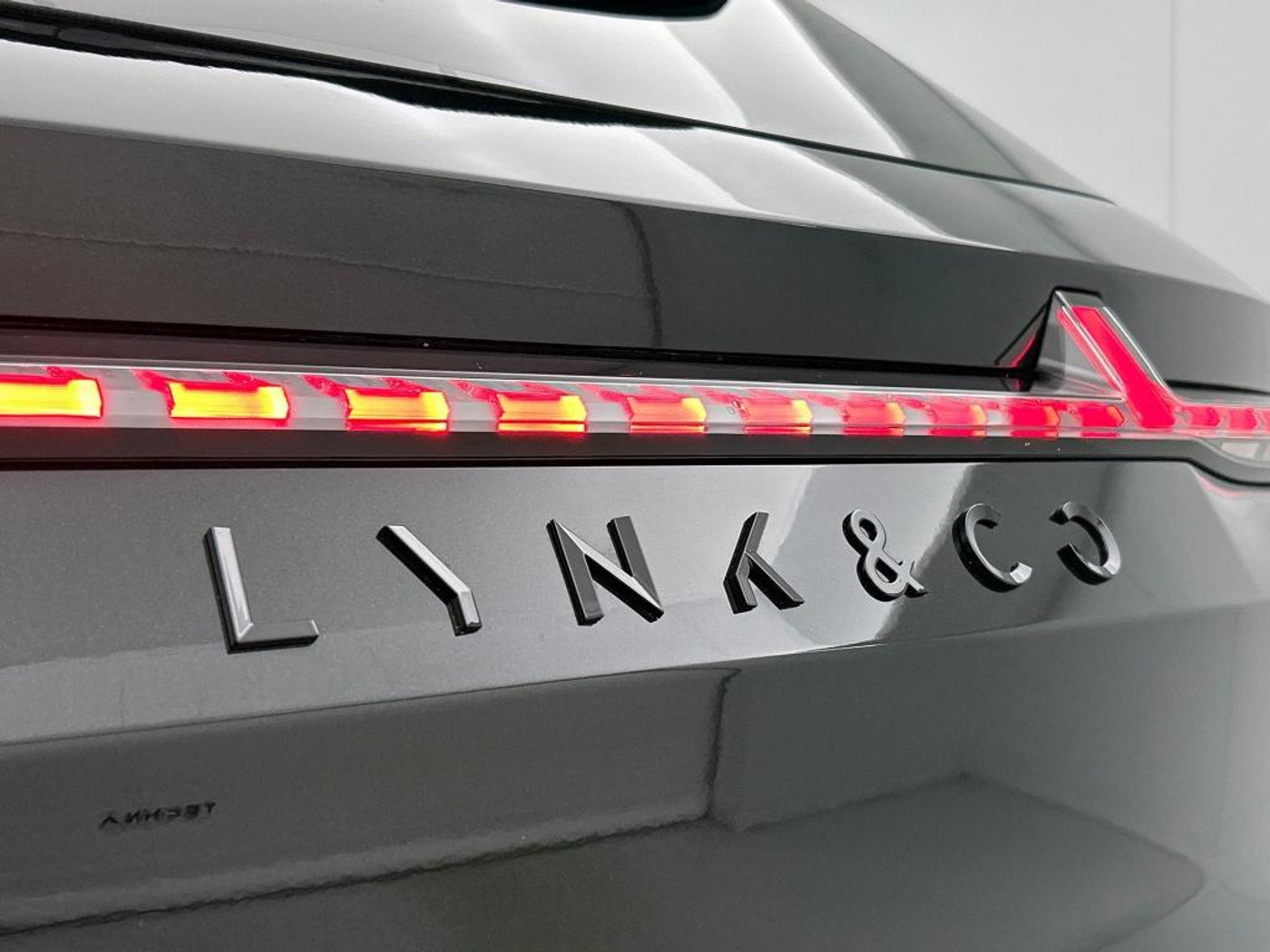 Foto van LYNK & Co 08