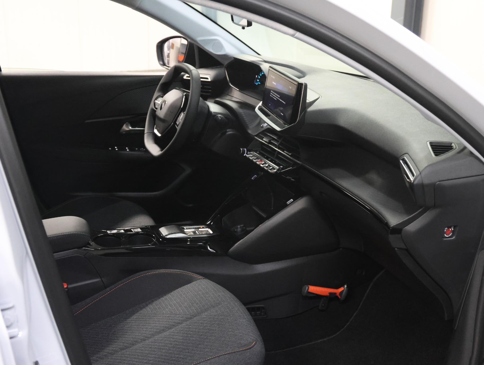 Foto van Peugeot E-208