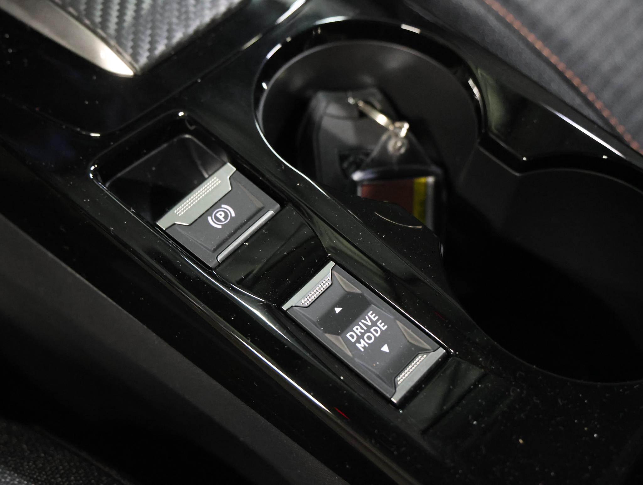 Foto van Peugeot E-208