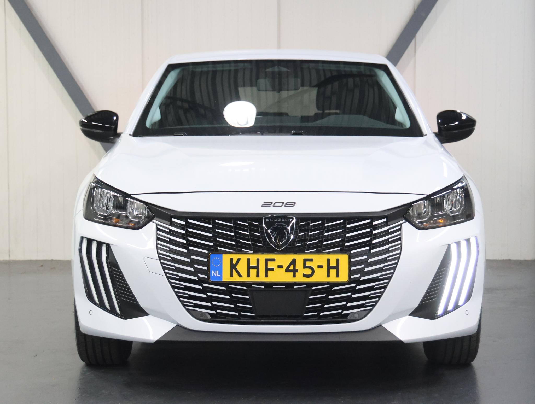 Foto van Peugeot E-208
