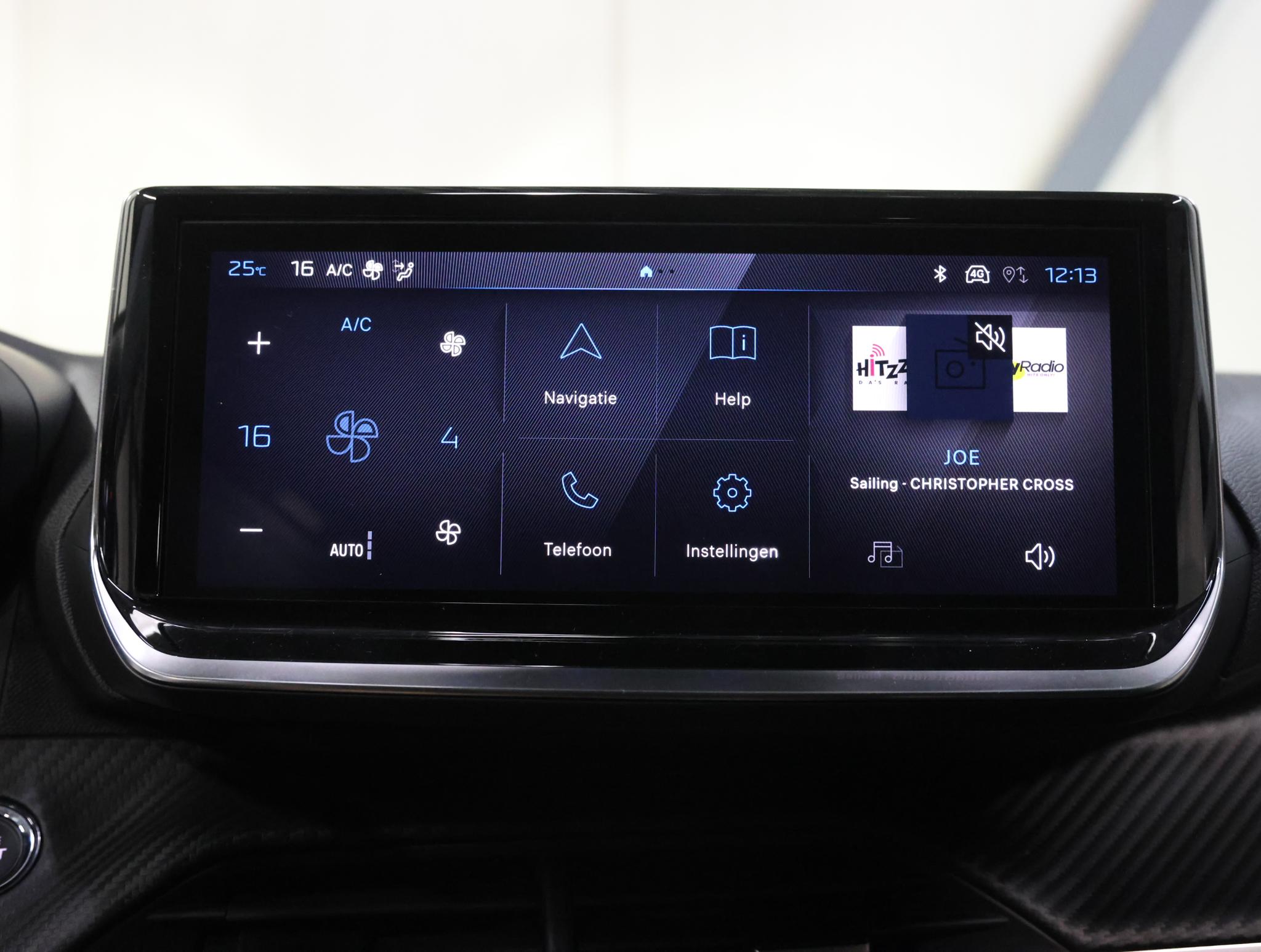 Foto van Peugeot E-208