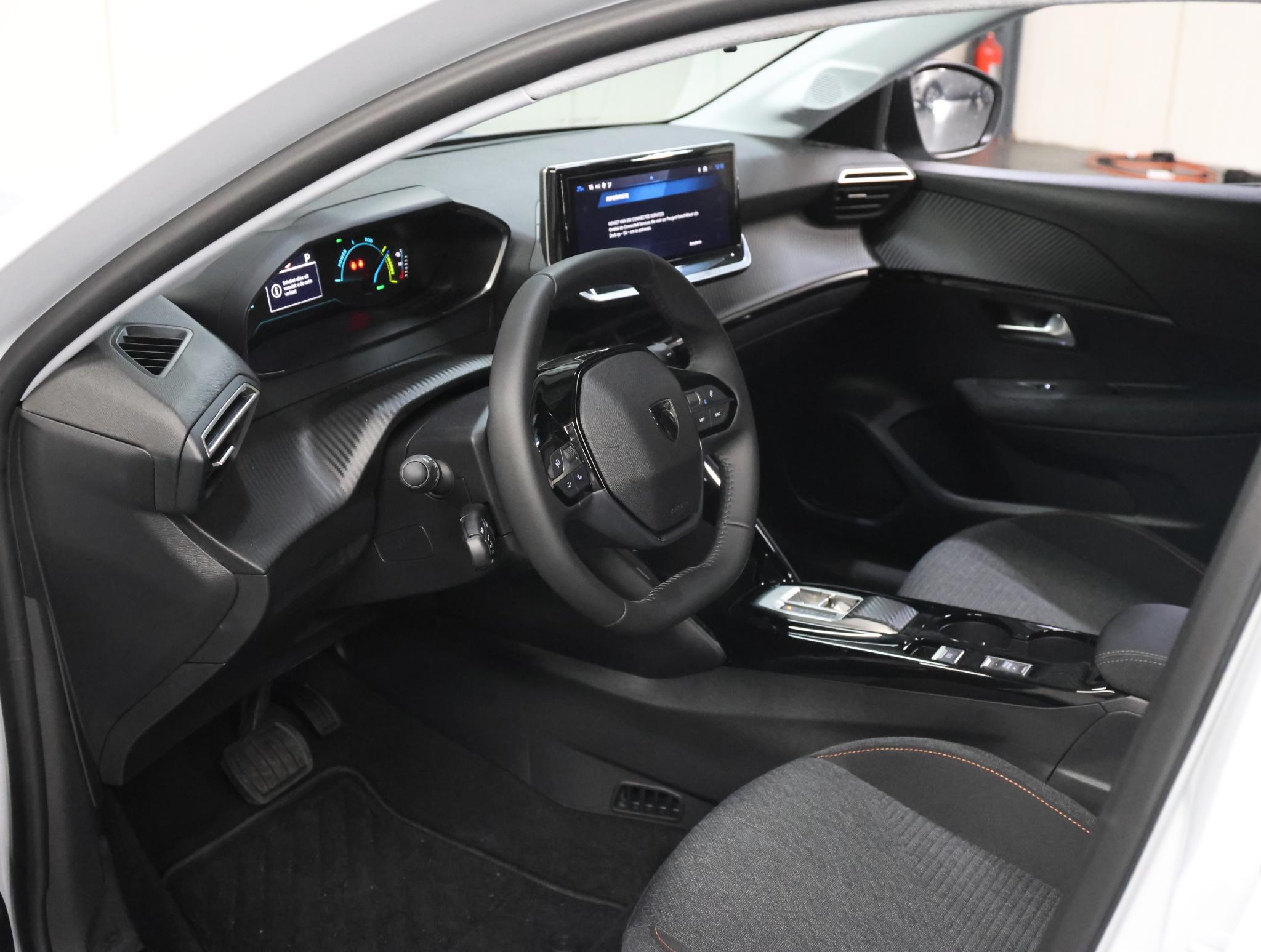 Foto van Peugeot E-208